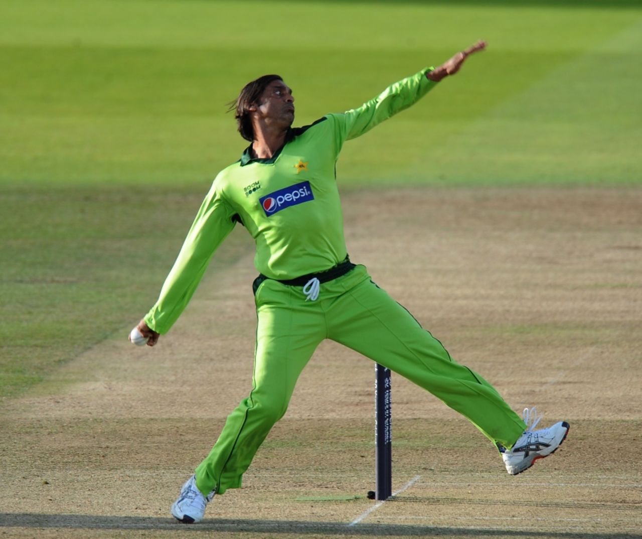 Shoaib Akhtar was pacy but erratic in his opening spell, England v Pakistan, 4th ODI, Lord's, September 20, 2010