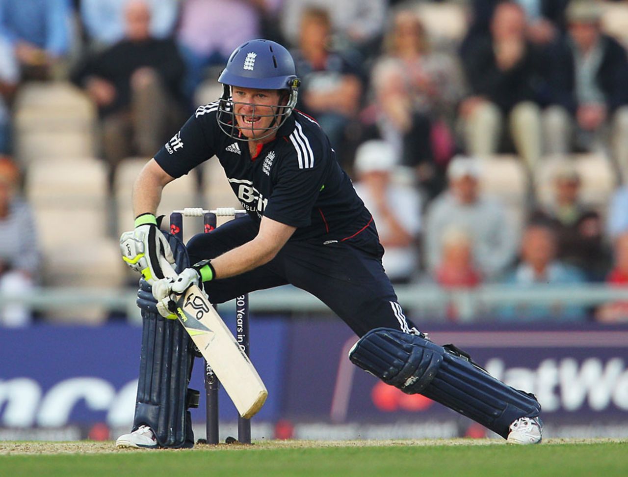 Eoin Morgan showed he cut set a one-day total as well as chase one, England v Pakistan, 5th ODI, Rose Bowl, September 22, 2010