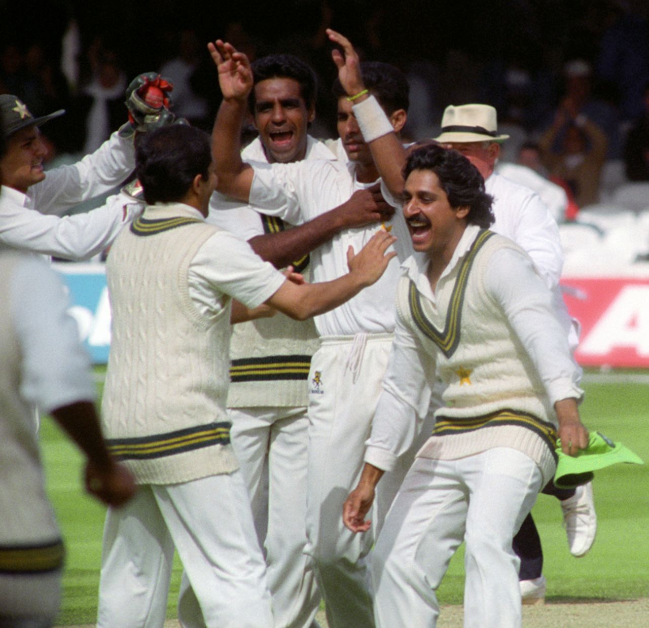 Pakistan celebrate after clinching their four-run victory, England v Pakistan, 4th ODI, Lord's, August 23, 1992