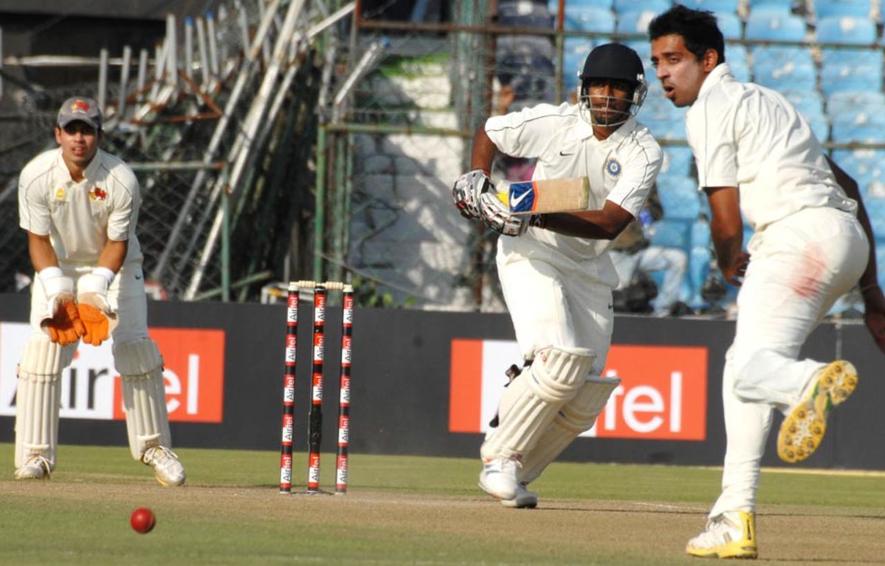 Abhinav Mukund strikes one past Dhawal Kulkarni, Mumbai v Rest of India, Irani Cup, Jaipur, 1st day, October 1, 2010