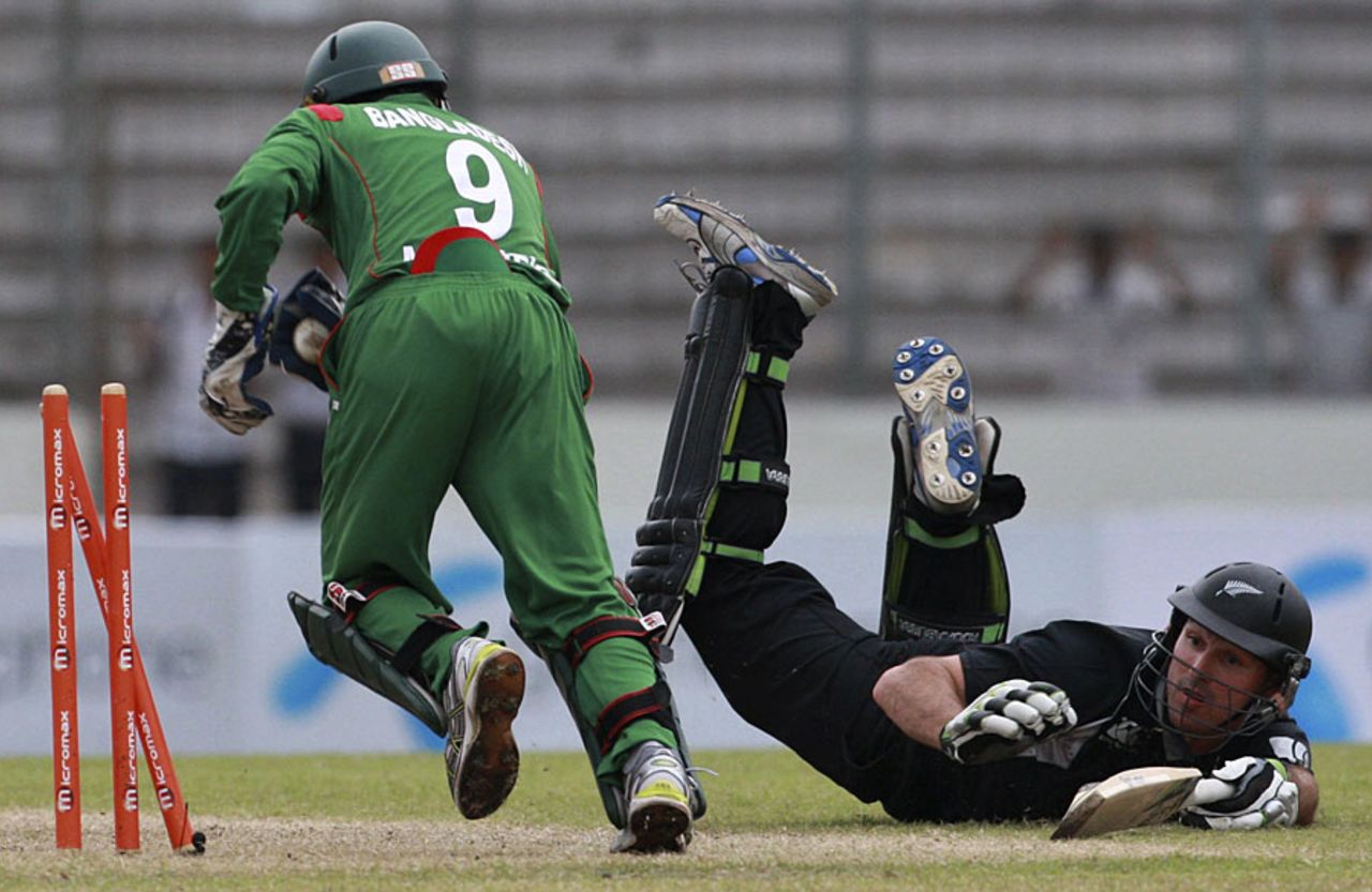Mushfiqur Rahim celebrates after running Shanan Stewart out, Bangladesh v New Zealand, 1st ODI, Mirpur, October 5, 2010
