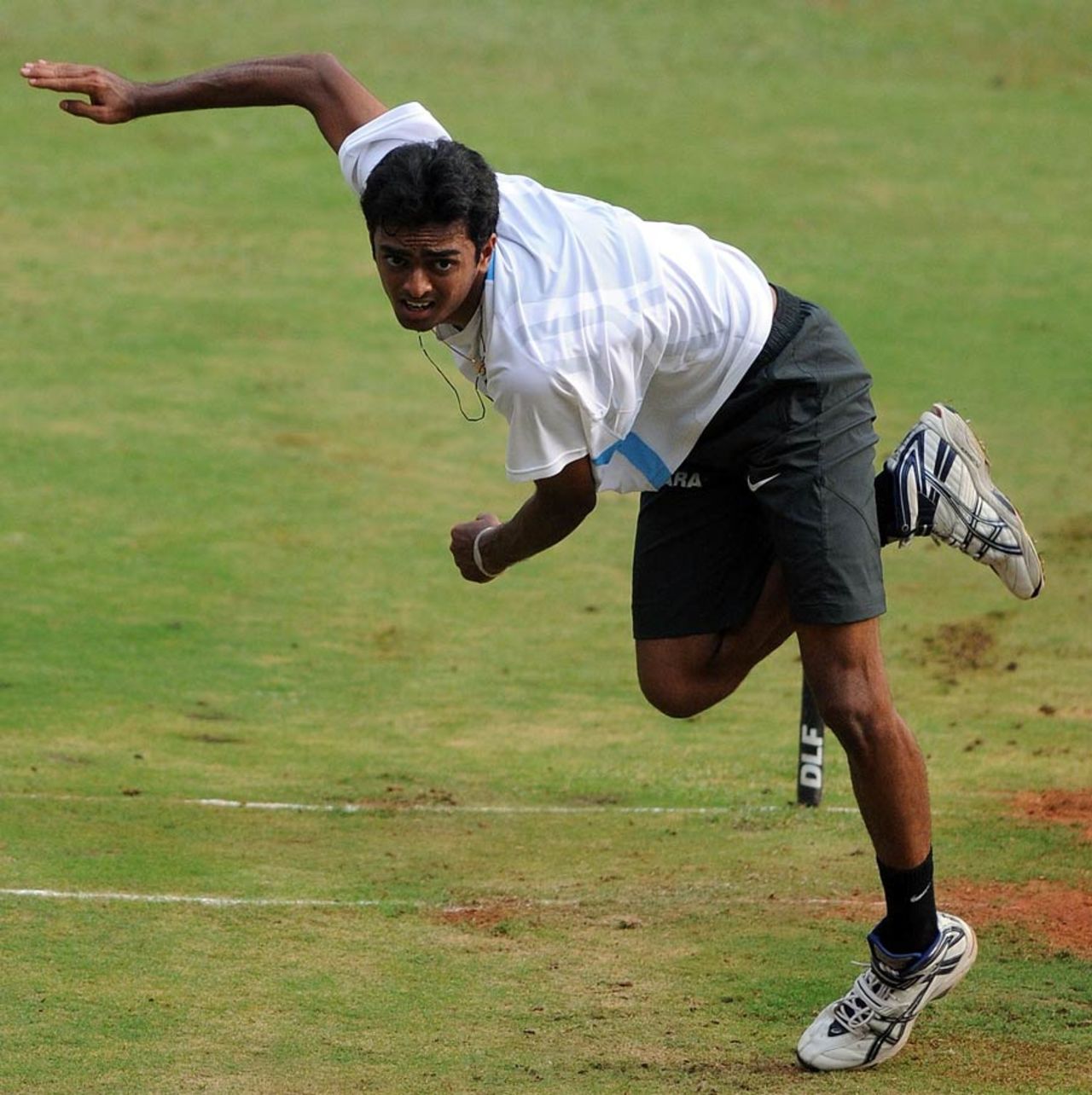 18-year-old Jaydev Unadkat at his first net session with the Indian team, Bangalore, October 7, 2010