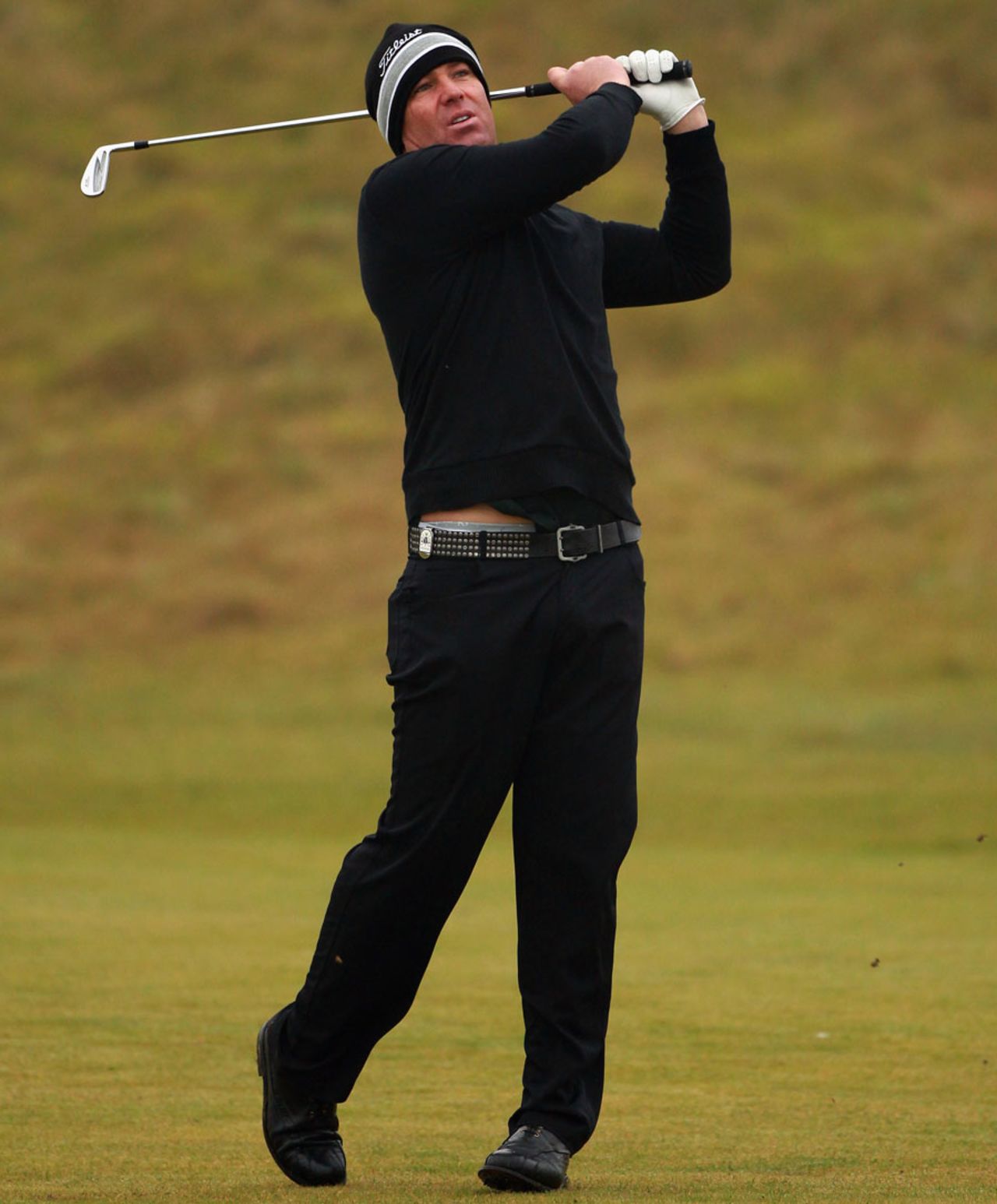 Shane Warne tees off at the Alfred Dunhill Links Championship, St Andrews, October 8, 2010