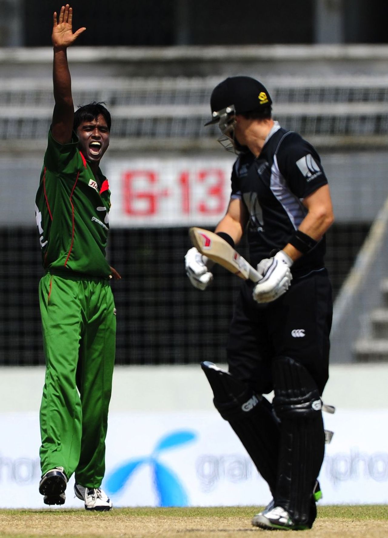 Rubel Hossain celebrates Nathan McCullum's wicket, Bangladesh v New Zealand, 3rd ODI, Mirpur, October 11, 2010