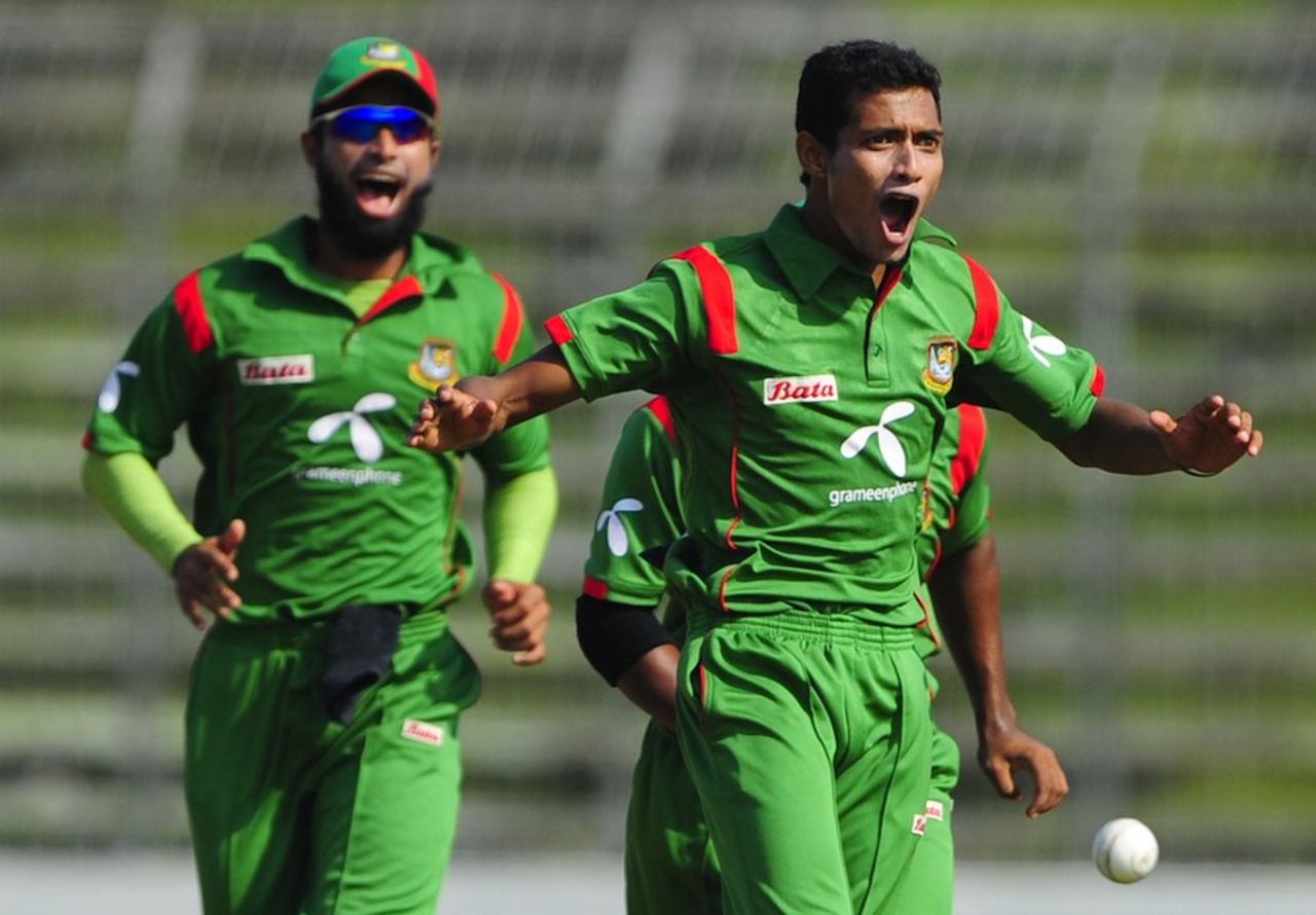 Shafiul Islam is thrilled after dismissing Brendon McCullum, Bangladesh v New Zealand, 3rd ODI, Mirpur, October 11, 2010