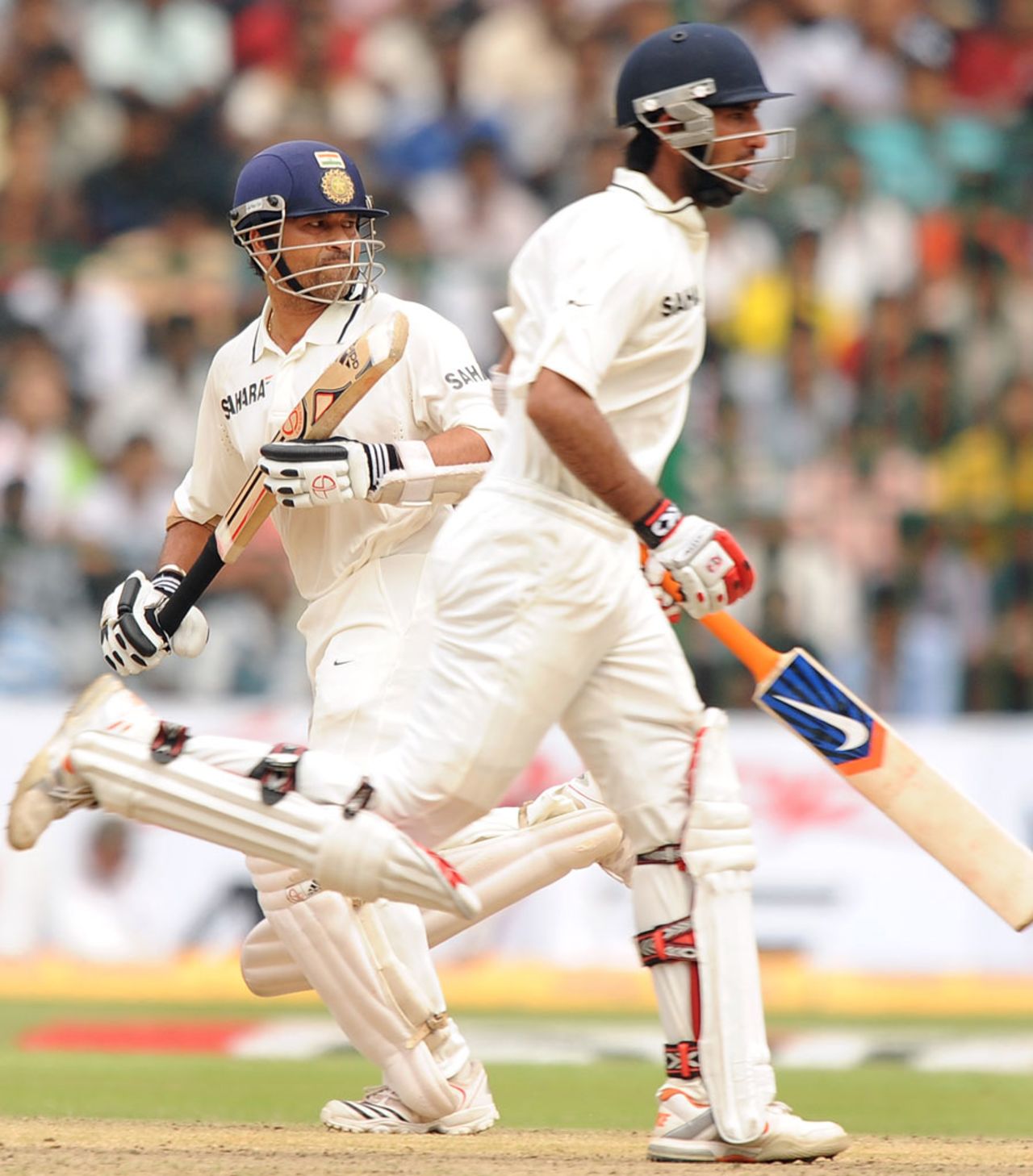 Sachin Tendulkar and Cheteshwar Pujara were involved in a crucial stand, India v Australia, 2nd Test, Bangalore, 5th day, October 13, 2010