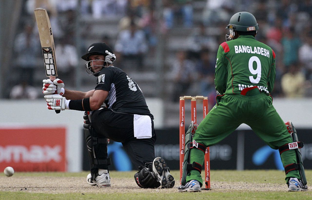 Grant Elliott top scored for New Zealand with 59, Bangladesh v New Zealand, 5th ODI, Mirpur, October 17, 2010