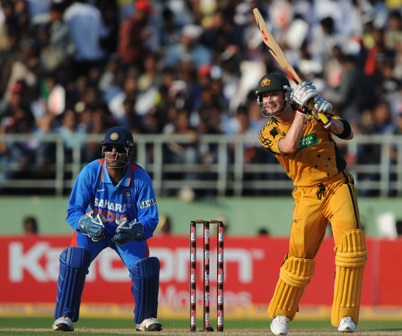 Michael Clarke hits out over the off side, India v Australia, 2nd ODI, Visakhapatnam, October 20, 2010