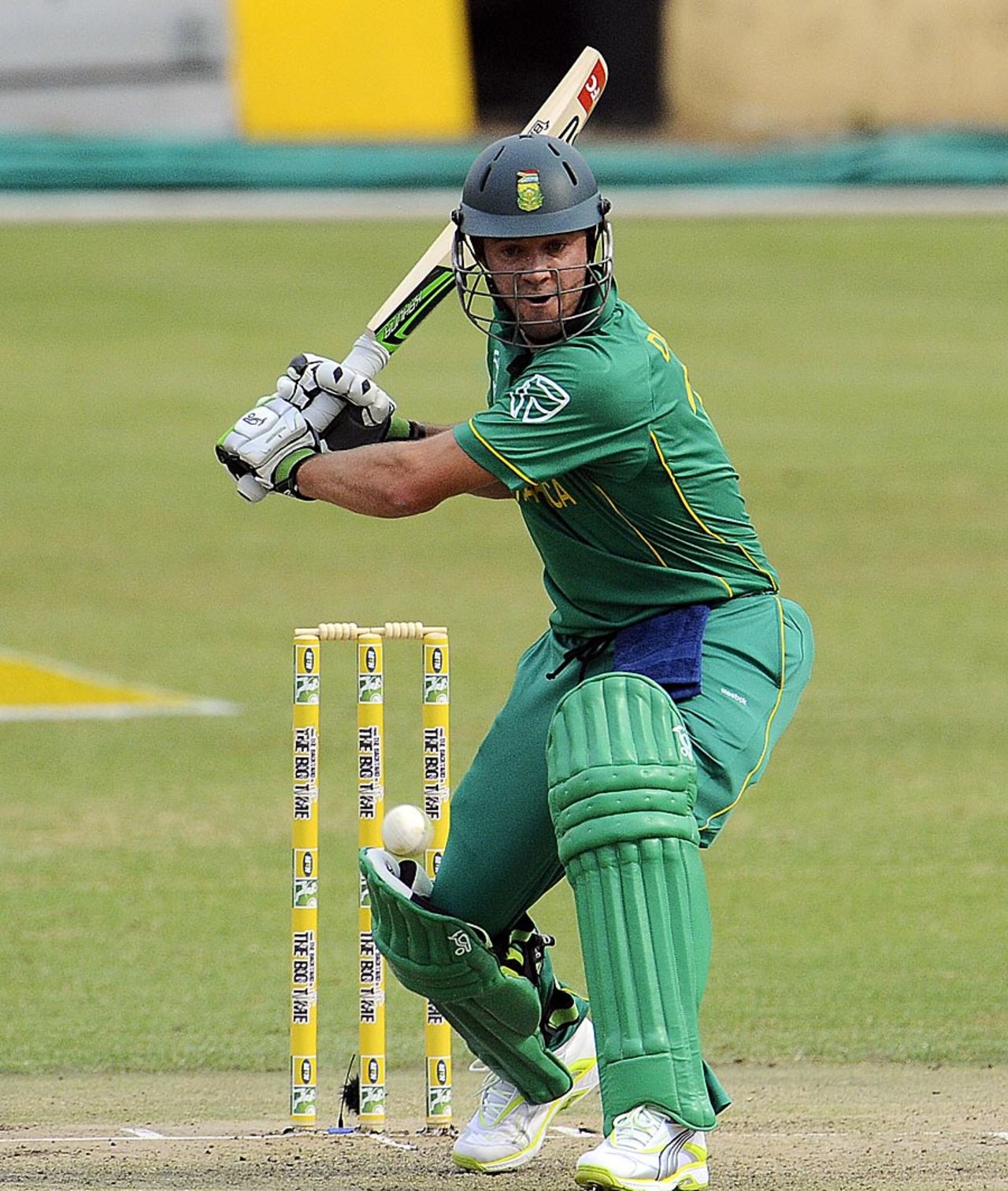AB de Villiers helped South Africa retain their momentum, South Africa v Zimbabwe, 3rd ODI, Benoni, October 22, 2010
