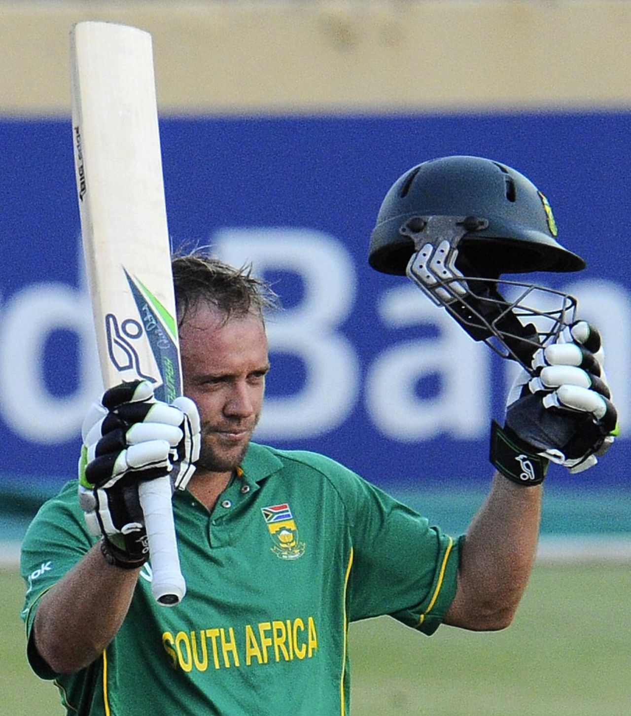 AB de Villiers celebrates his second consecutive century, South Africa v Zimbabwe, 3rd ODI, Benoni, October 22, 2010
