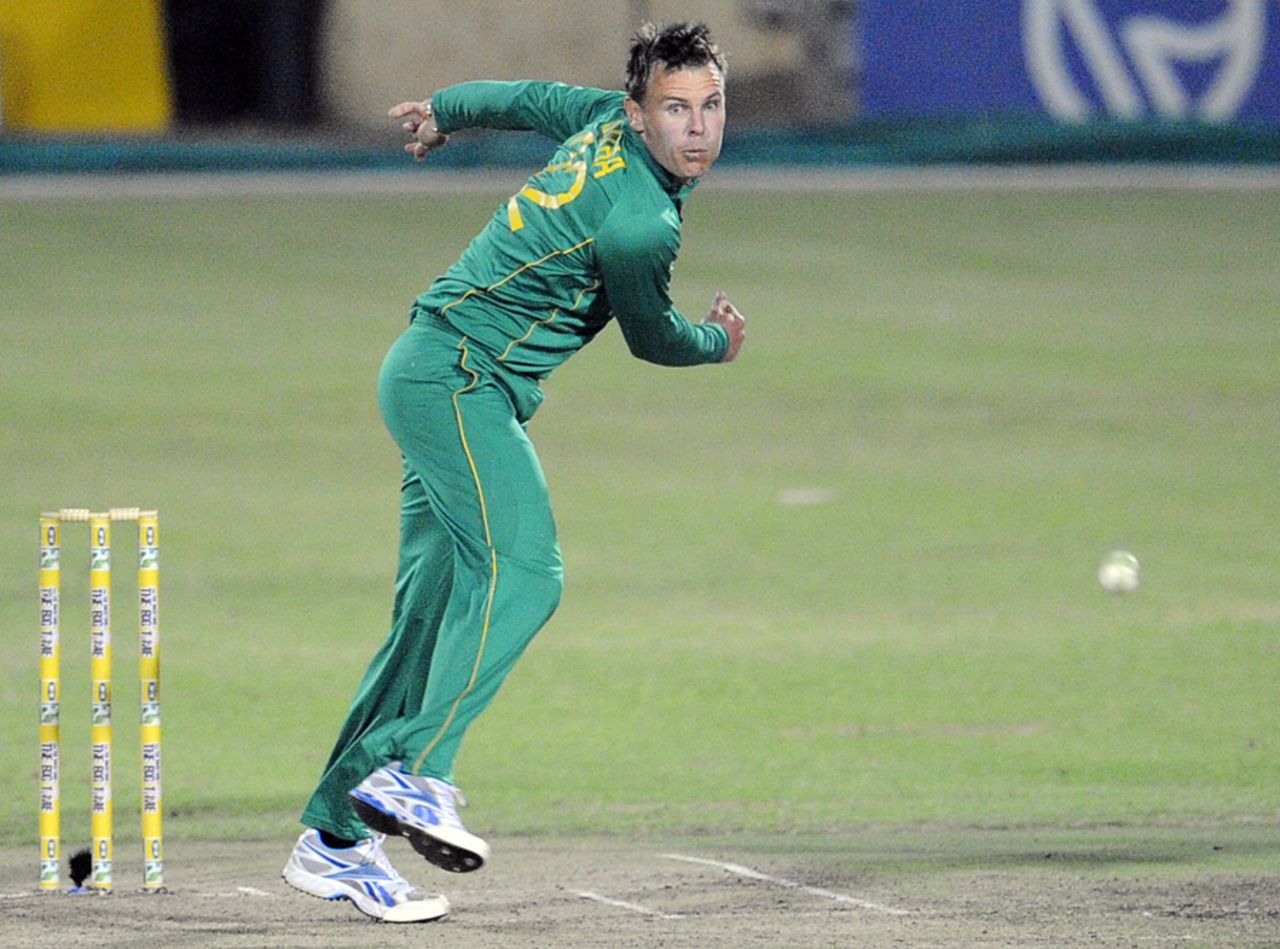 Johan Botha took two wickets in his first over, South Africa v Zimbabwe, 3rd ODI, Benoni, October 22, 2010