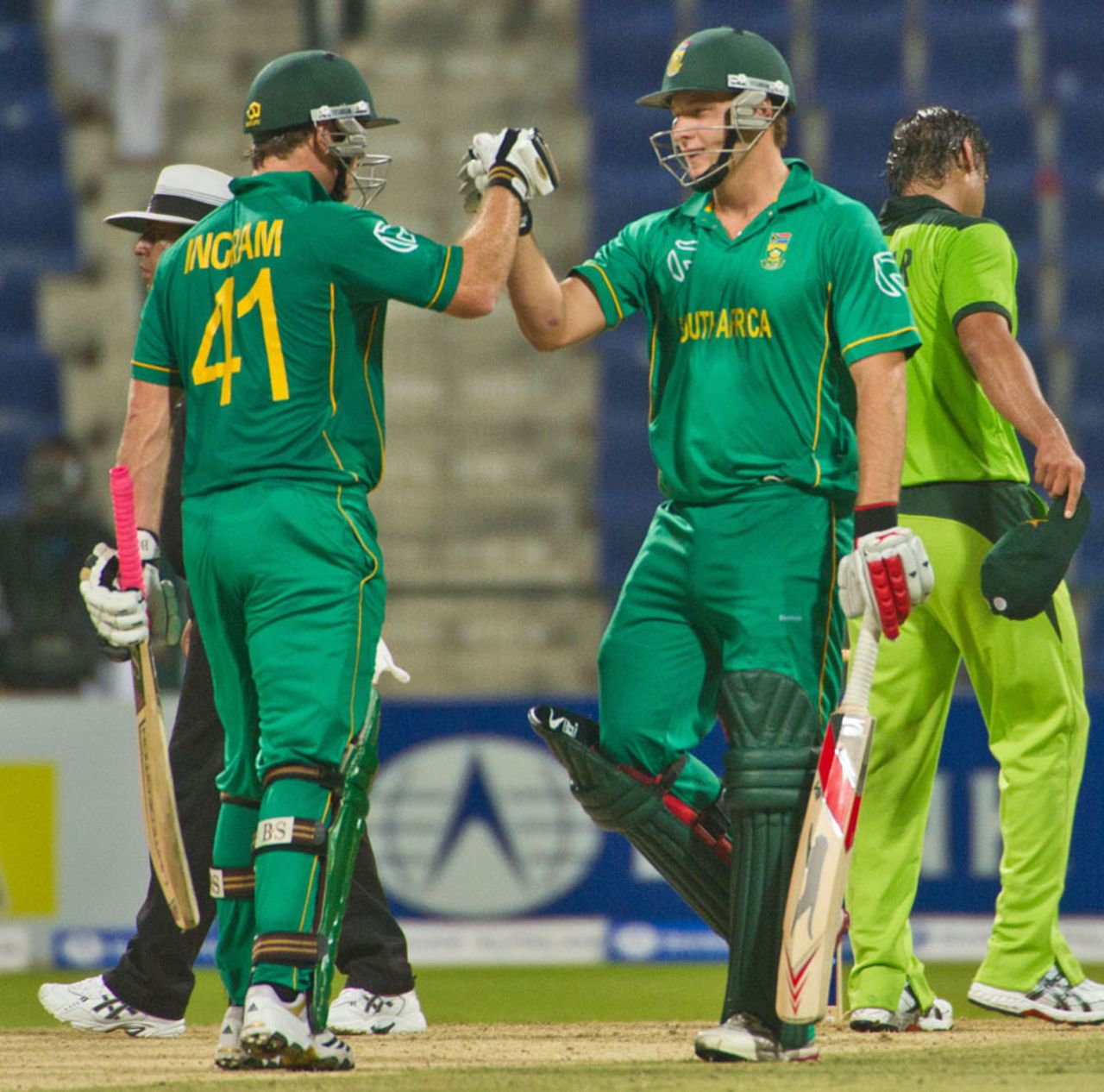 Colin Ingram and David Miller ensured South Africa had no hiccups towards the end, Pakistan v South Africa, 1st Twenty20, Abu Dhabi, October 26, 2010