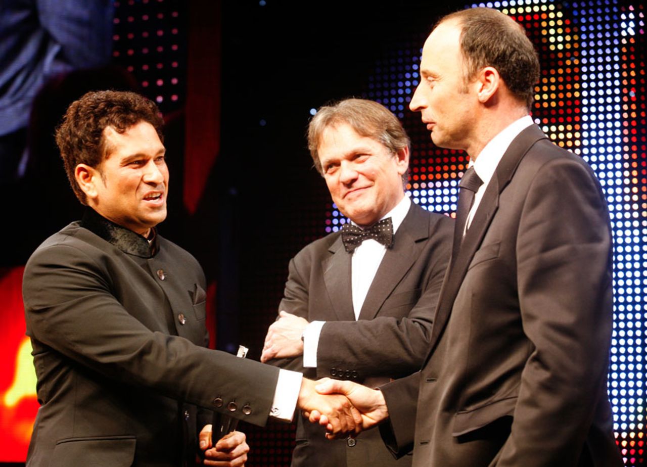 Nasser Hussain congratulates Sachin Tendulkar on his recognition at the British Asian awards, London, October 27, 2010