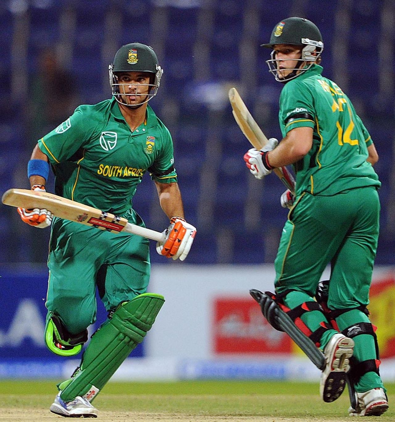 JP Duminy and David Miller guided South Africa to a win, Pakistan v South Africa, 2nd Twenty20, Abu Dhabi, October 27, 2010