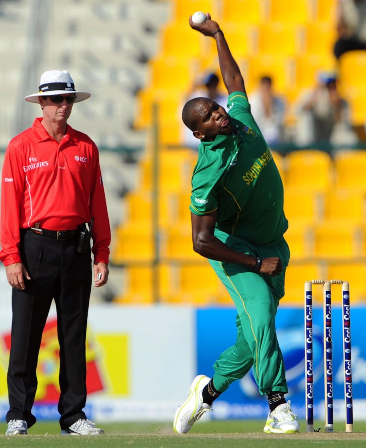 Lonwabo Tsotsobe in delivery stride, Pakistan v South Africa, 1st ODI, Abu Dhabi, October 29, 2010