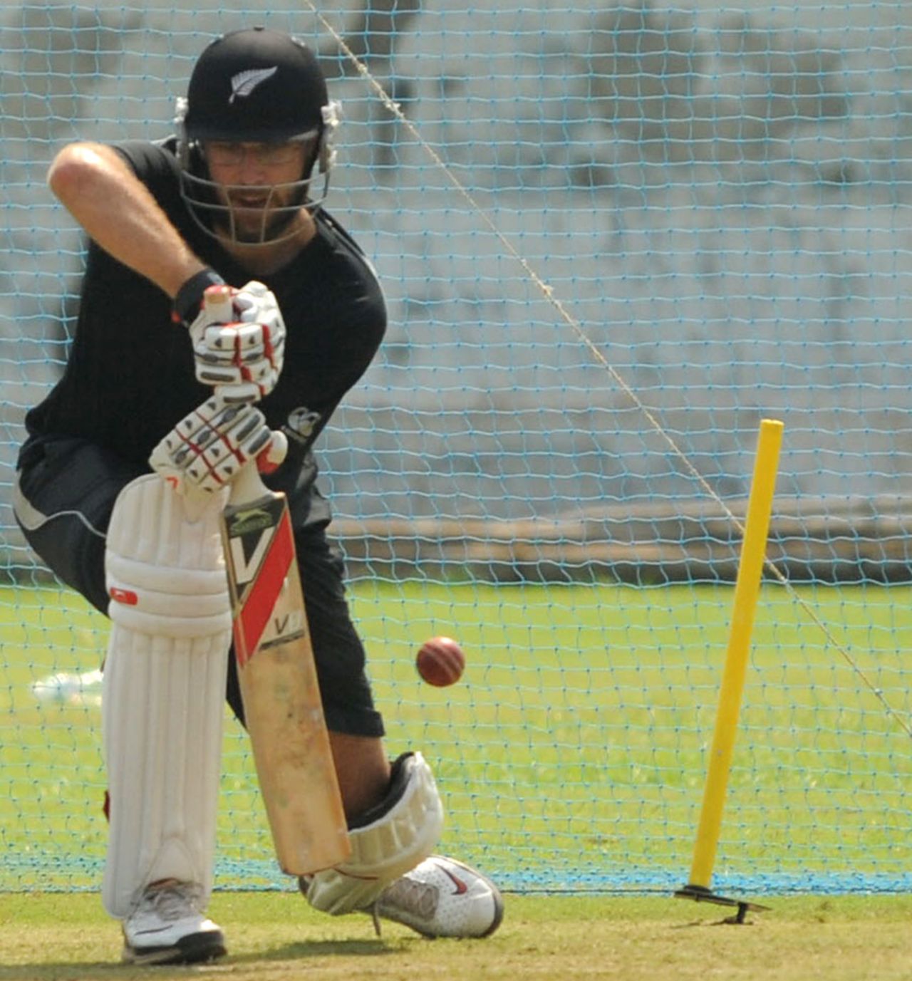 New Zealand captain Daniel Vettori fine tunes his batting in the nets ahead of the first Test against India, Ahmedabad, October 31, 2010