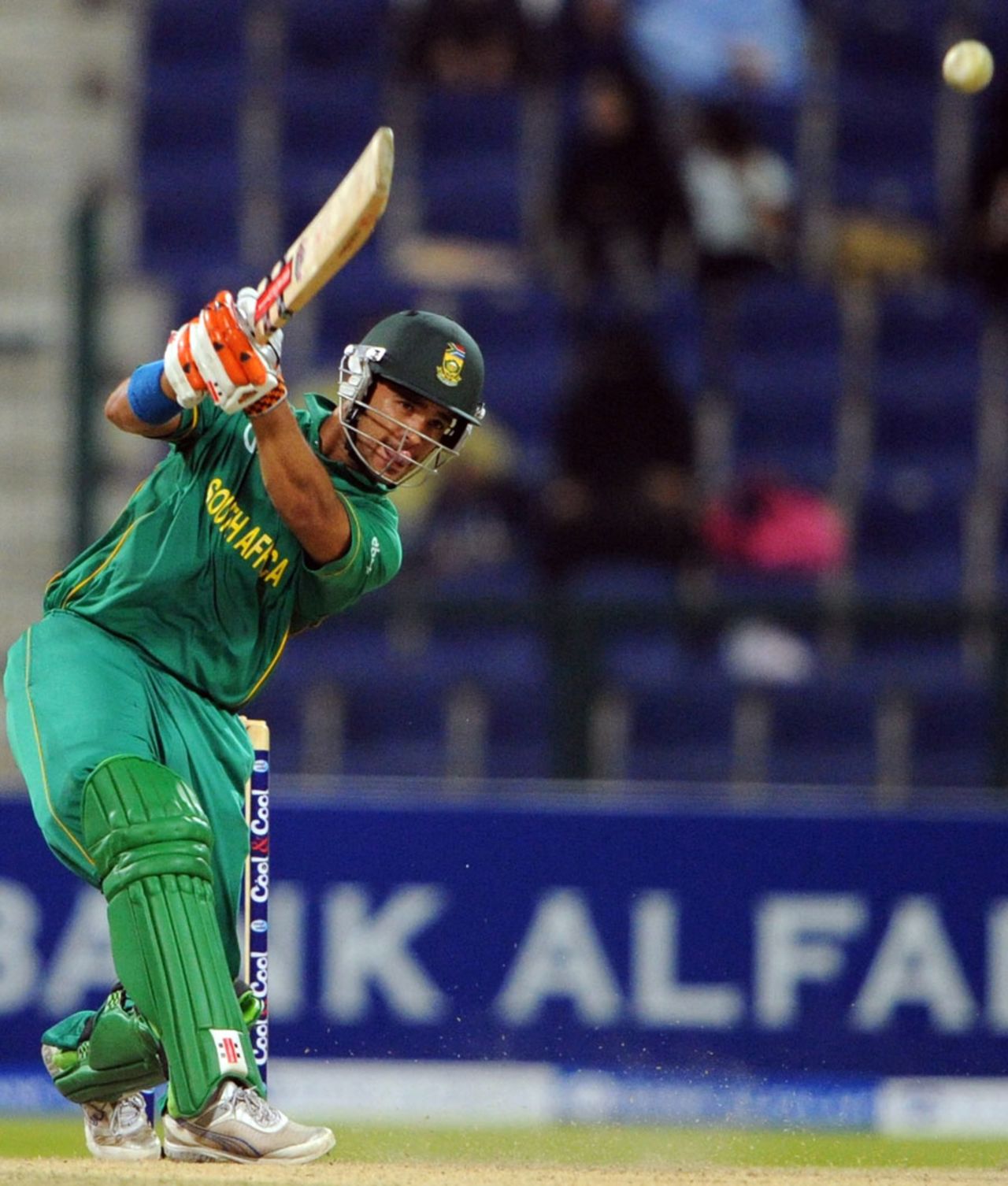 JP Duminy hits down the ground, Pakistan v South Africa, 2nd ODI, Abu Dhabi, October 31, 2010