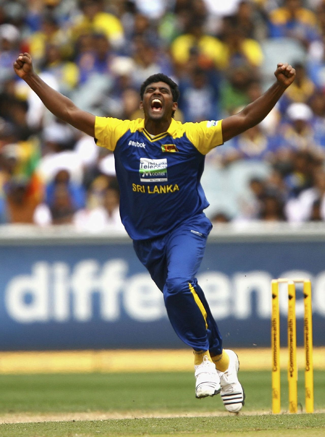 Thisara Perera is excited after bowling Cameron White, Australia v Sri Lanka, 1st ODI, Melbourne