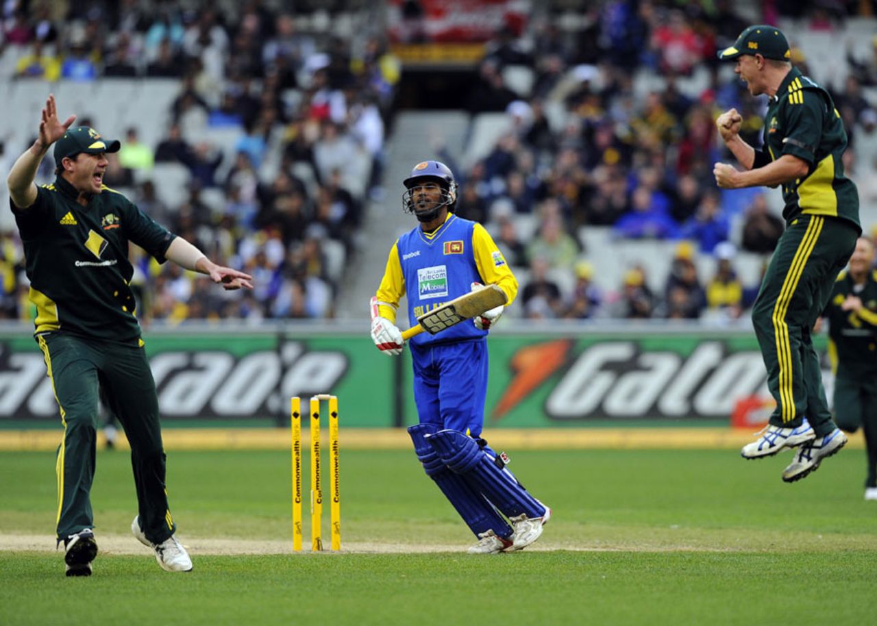 Xavier Doherty runs Upul Tharanga out, Australia v Sri Lanka, 1st ODI, Melbourne, November 3, 2010