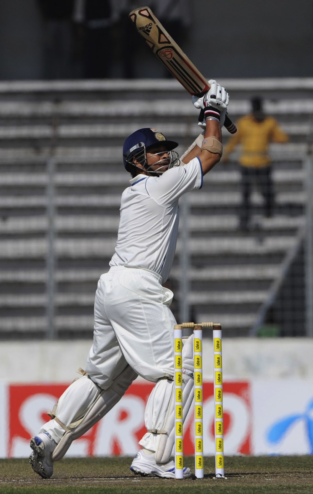 Sachin Tendulkar carves over the cordon, Bangladesh v India, 2nd Test, Mirpur, 2nd day, January 25, 2010