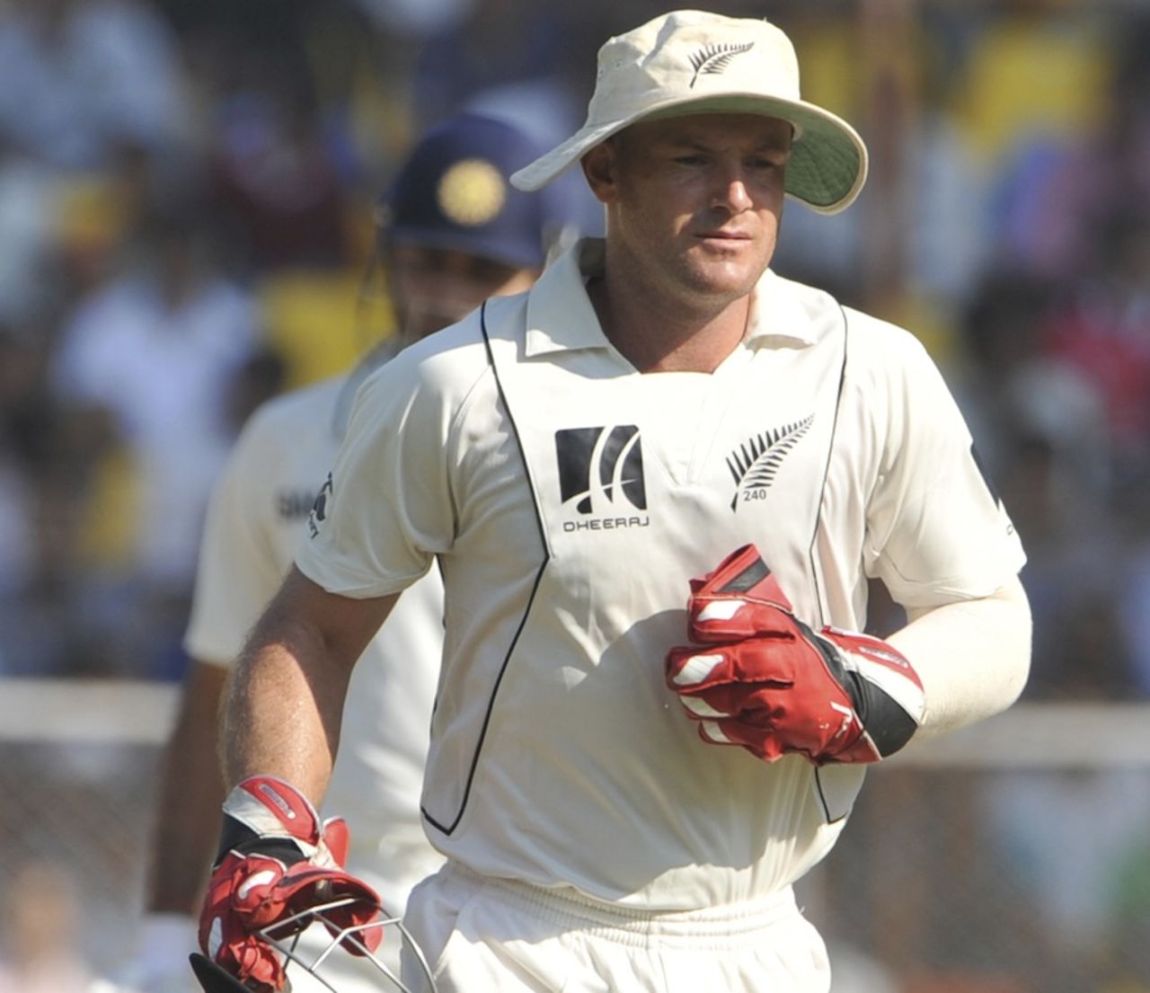 Gareth Hopkins wears a floppy hat, India v New Zealand, 1st Test, Ahmedabad, 2nd day, November 5, 2010