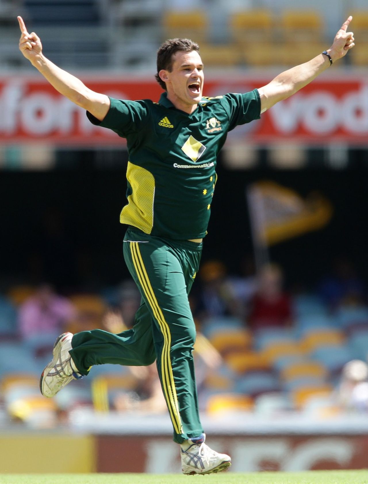 Clint McKay struck three early blows, Australia v Sri Lanka, 3rd ODI, Brisbane, November 7, 2010