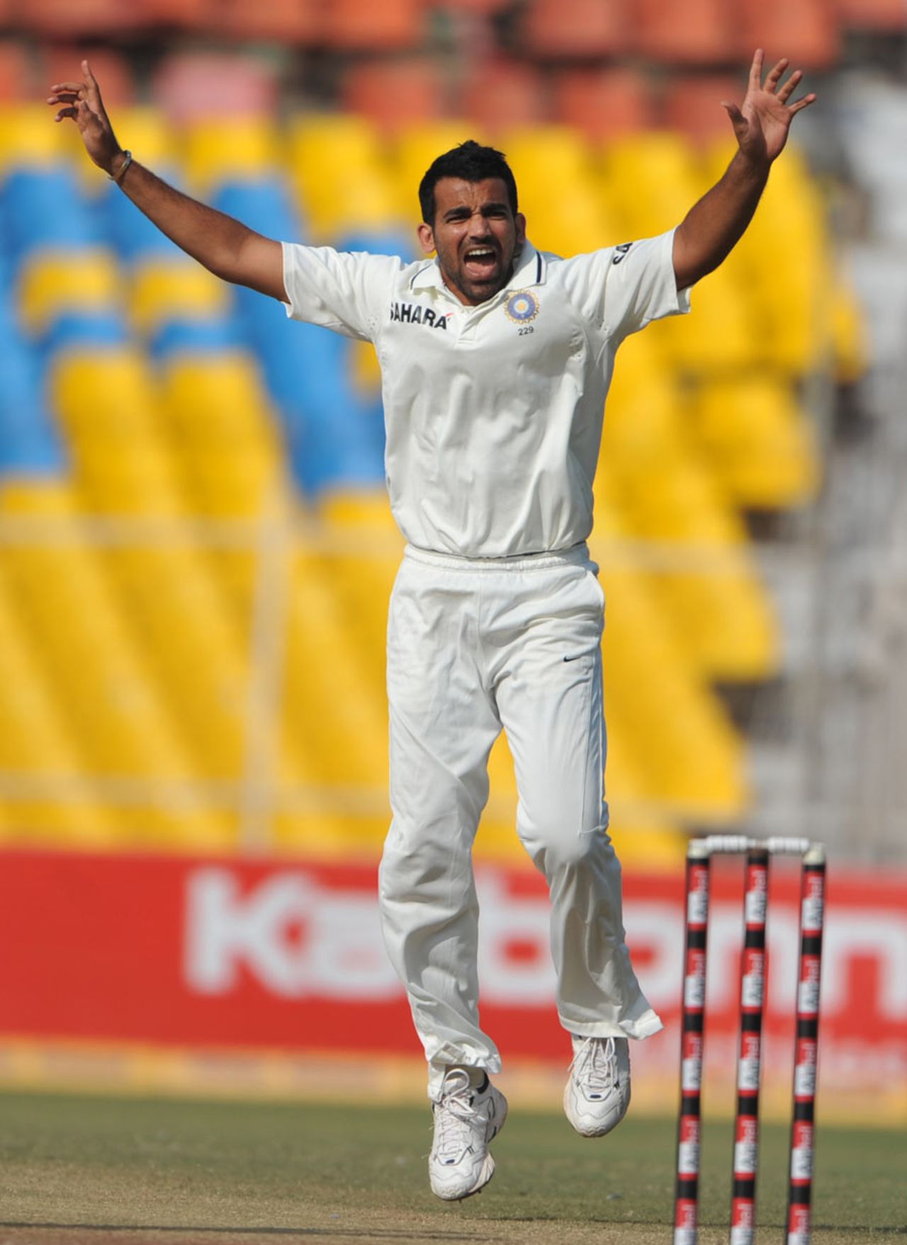 Zaheer Khan removed Tim McIntosh for a duck, India v New Zealand, 1st Test, Ahmedabad, 5th day, November 8, 2010