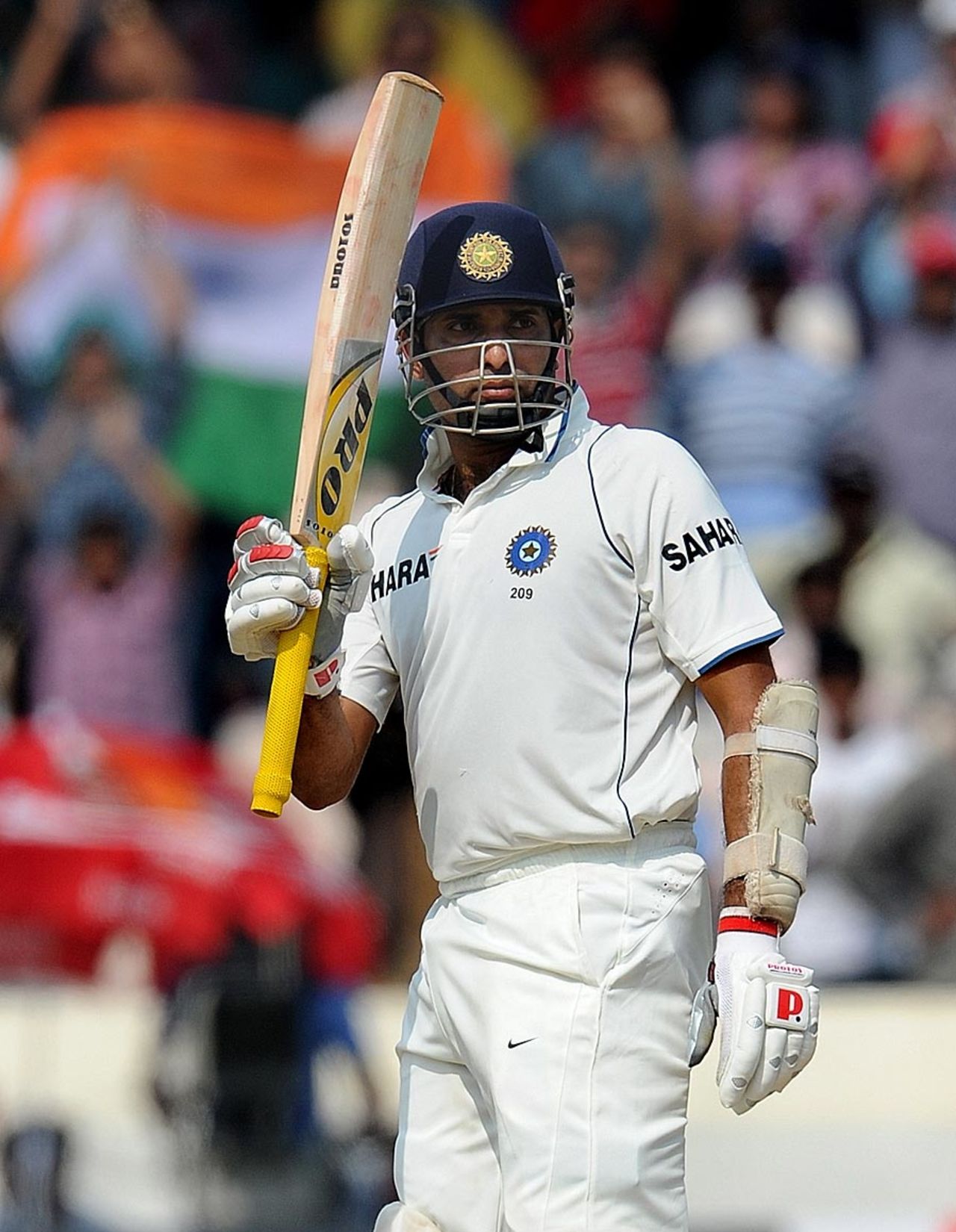 VVS Laxman celebrates a half-century on his home ground, India v New Zealand, 2nd Test, Hyderabad, 3rd day, November 14, 2010