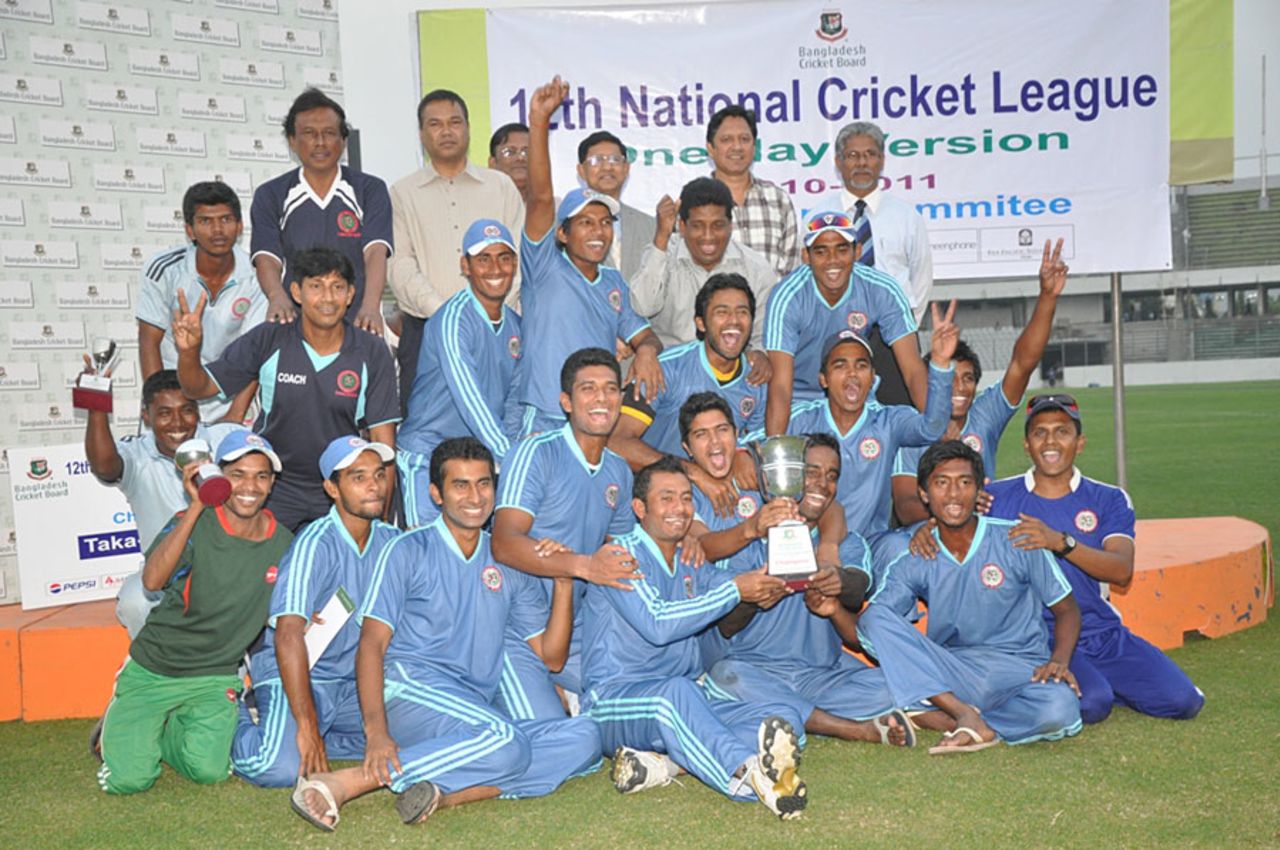 The ecstatic Dhaka Division team celebrate their result, Dhaka Division v Barisal Division, Final, National Cricket League, Mirpur, November 14, 2010