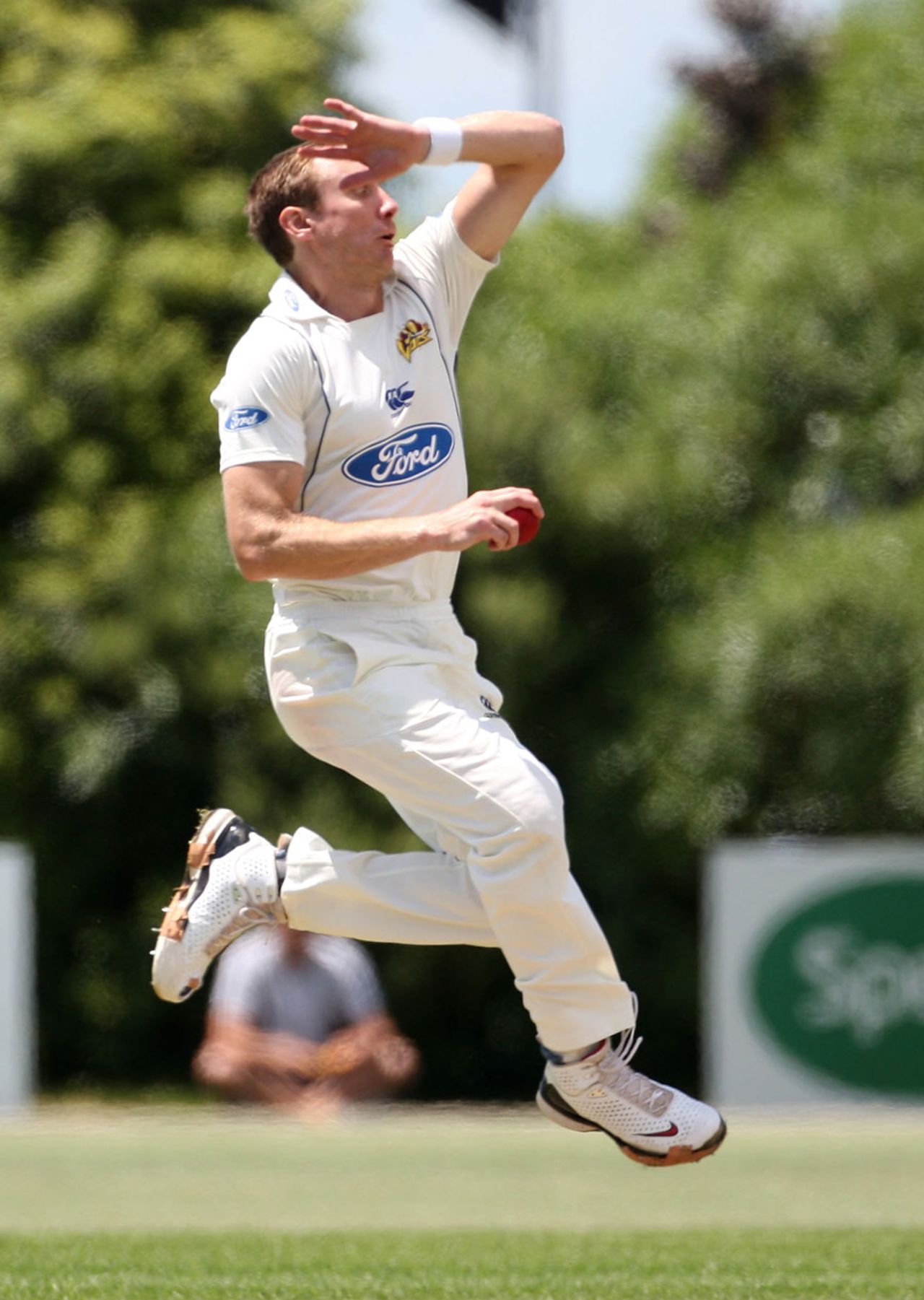 James McMillan toiled hard for one wicket, Auckland v Otago, Plunkett Shield, Auckland, 1st day, November 16, 2010