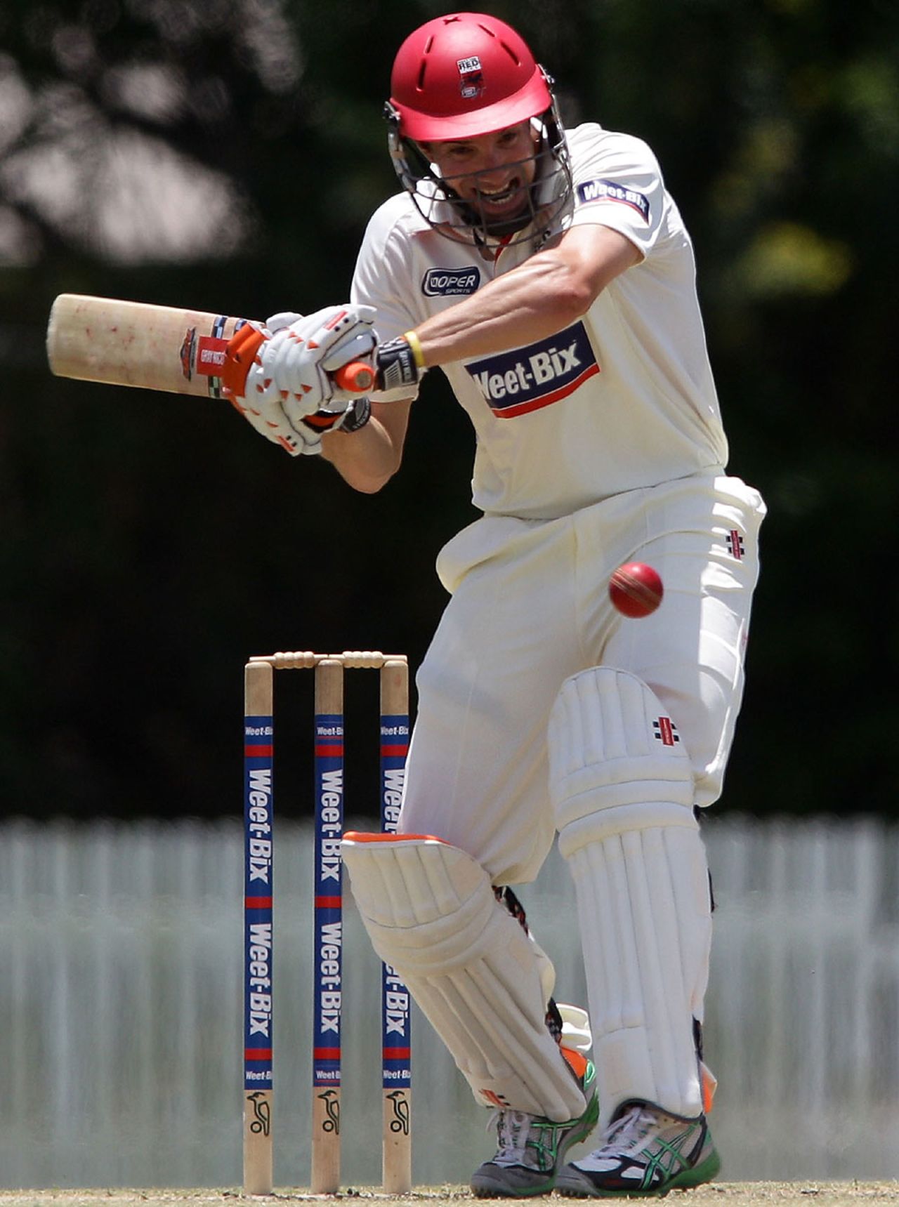 Michael Klinger pulls on the way to 29, Queensland v South Australia, Sheffield Shield, 1st day, Allan Border Field, November 17, 2010
