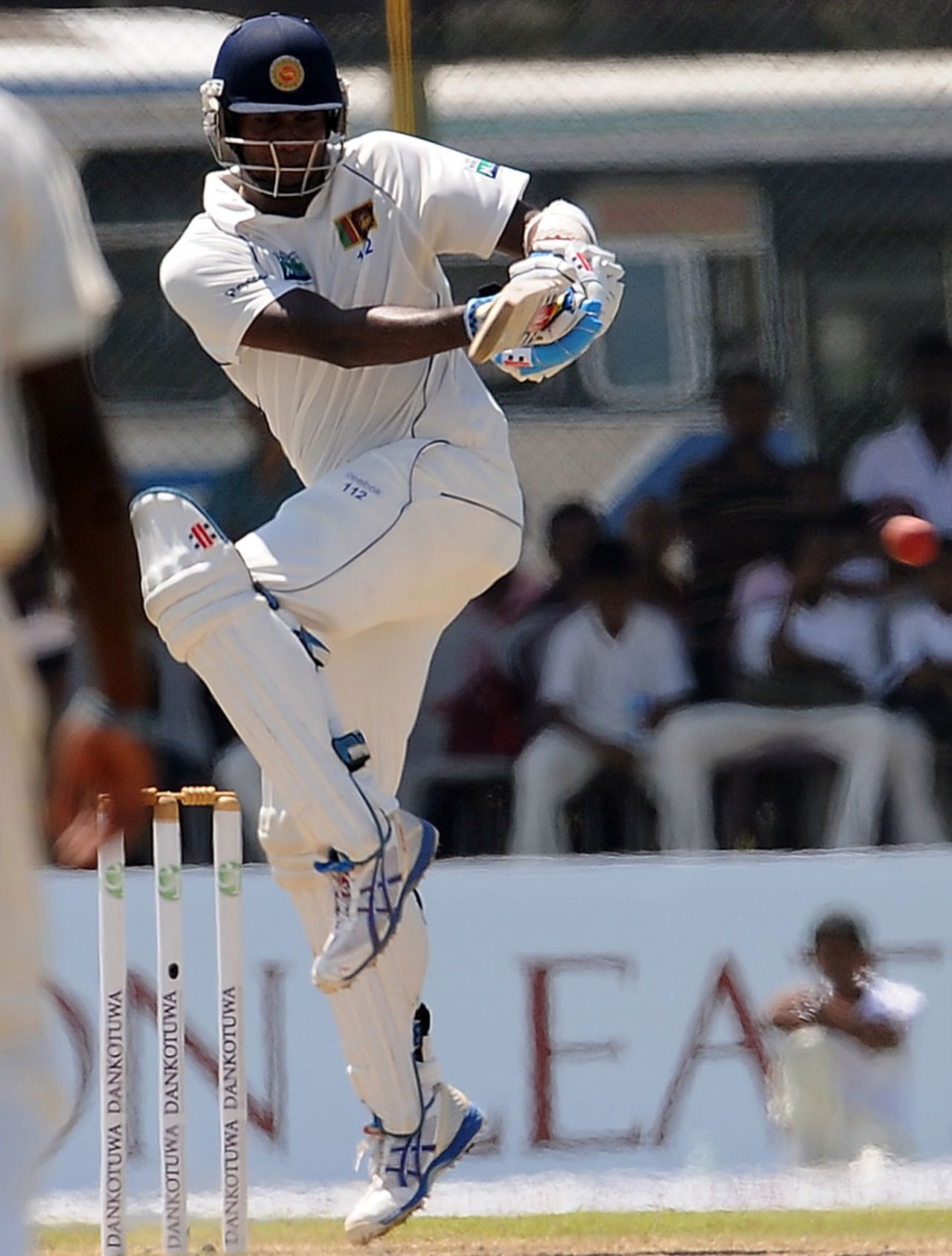 Angelo Mathews shapes up to play a short ball, Sri Lanka v West Indies, 1st Test, Galle, 4th day, November 18, 2010