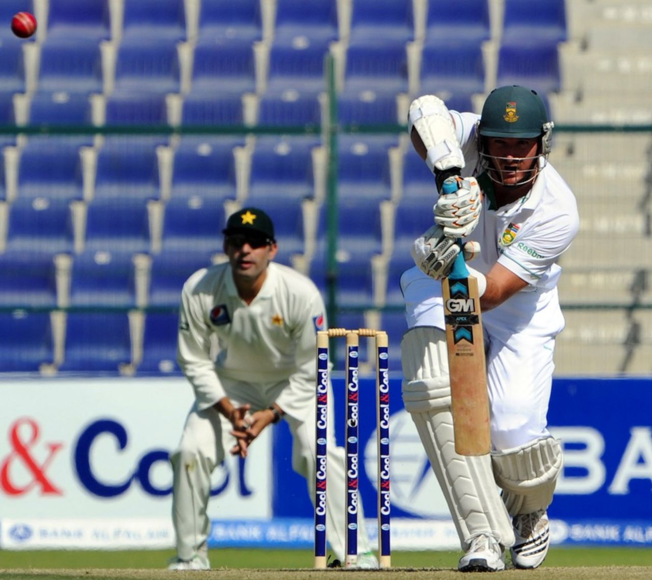 Graeme Smith defends on the front foot, Pakistan v South Africa, 2nd Test, Abu Dhabi, 1st day, November 20, 2010