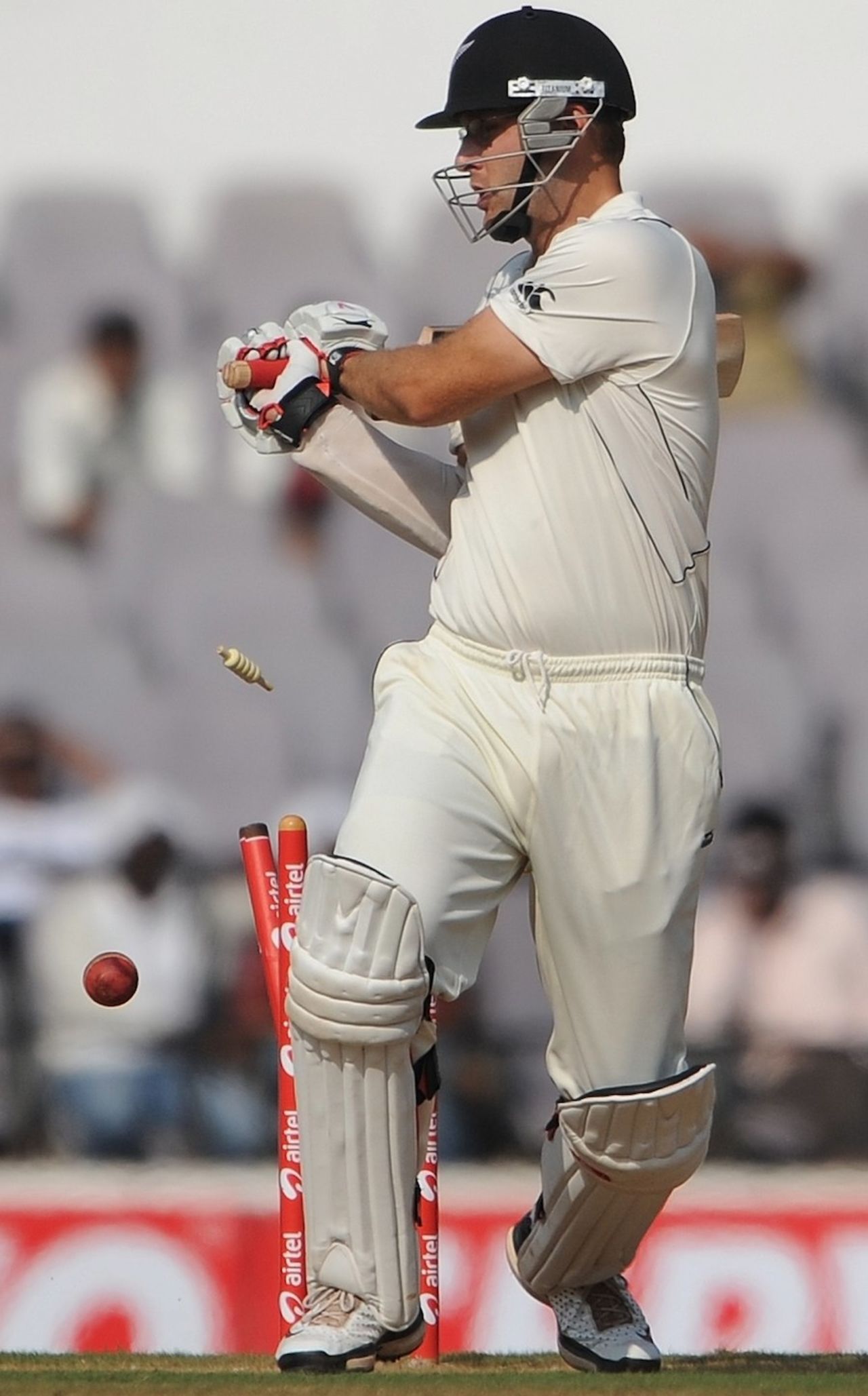 Daniel Vettori plays on while attempting to pull, India v New Zealand, 3rd Test, Nagpur, 1st day, November 20, 2010