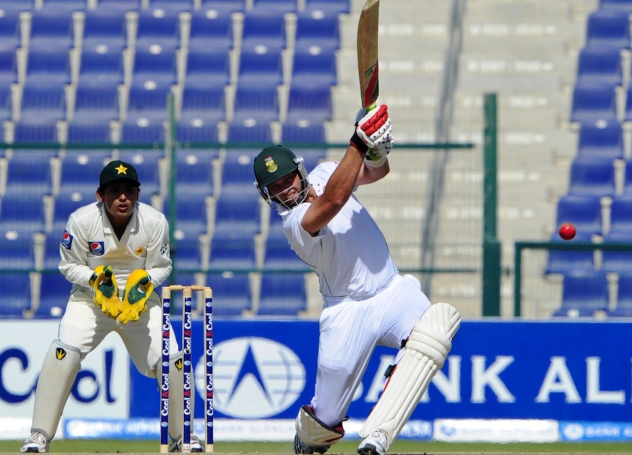 Jacques Kallis hits down the ground, Pakistan v South Africa, 2nd Test, Abu Dhabi, 1st day, November 20, 2010