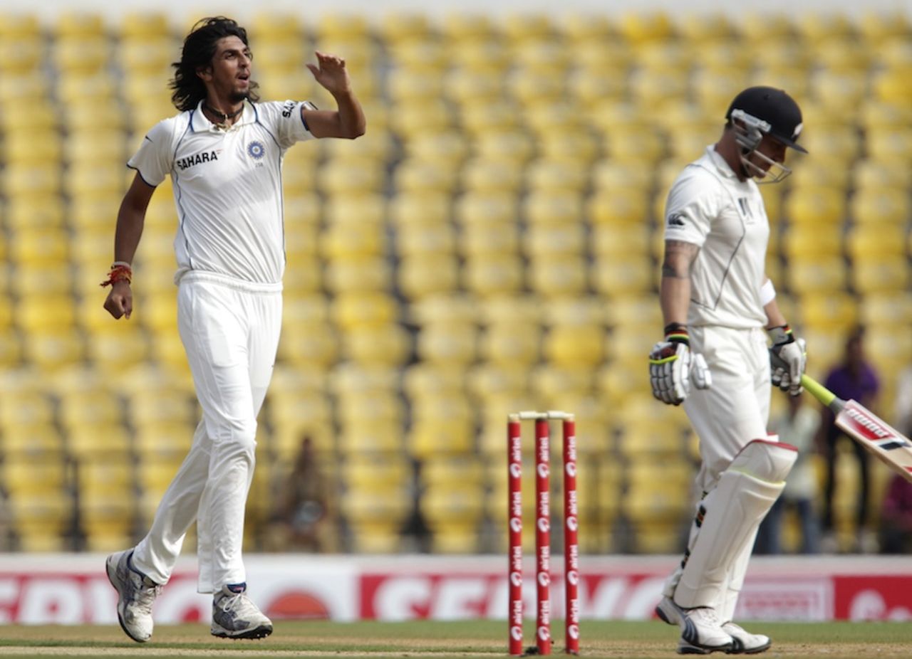 Ishant Sharma had Brendon McCullum caught behind, India v New Zealand, 3rd Test, Nagpur, 2nd day, November 21, 2010