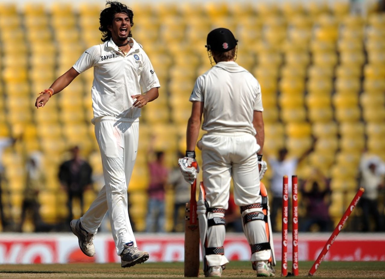 Ishant Sharma bowled Kane Williamson, India v New Zealand, 3rd Test, Nagpur, 4th day, November 23, 2010