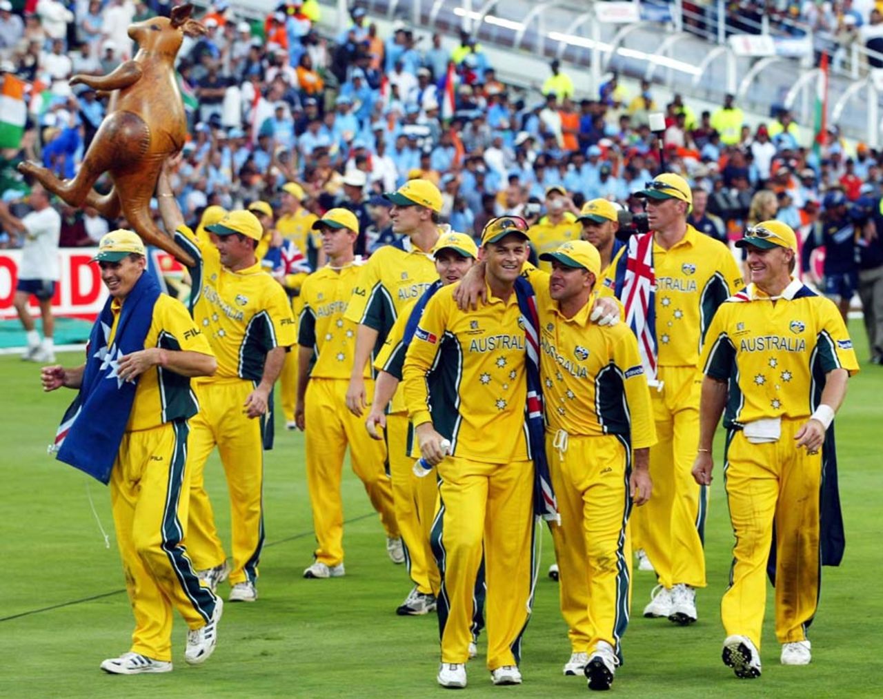 Australia do a lap of the ground after their World Cup win against India, March 23, 2003