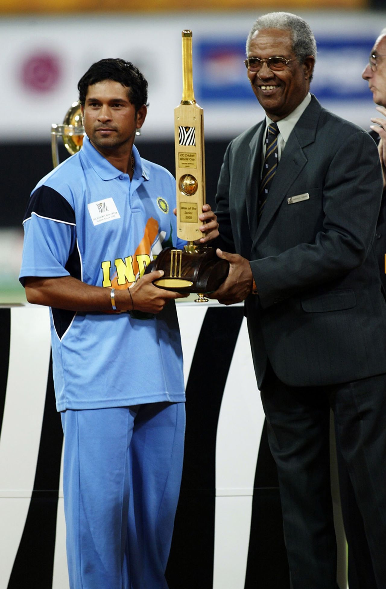 Sachin Tendulkar receives Man of the Tournament award from Sir Garfield Sobers, Australia v India, World Cup final, Johannesburg, March 23, 2003