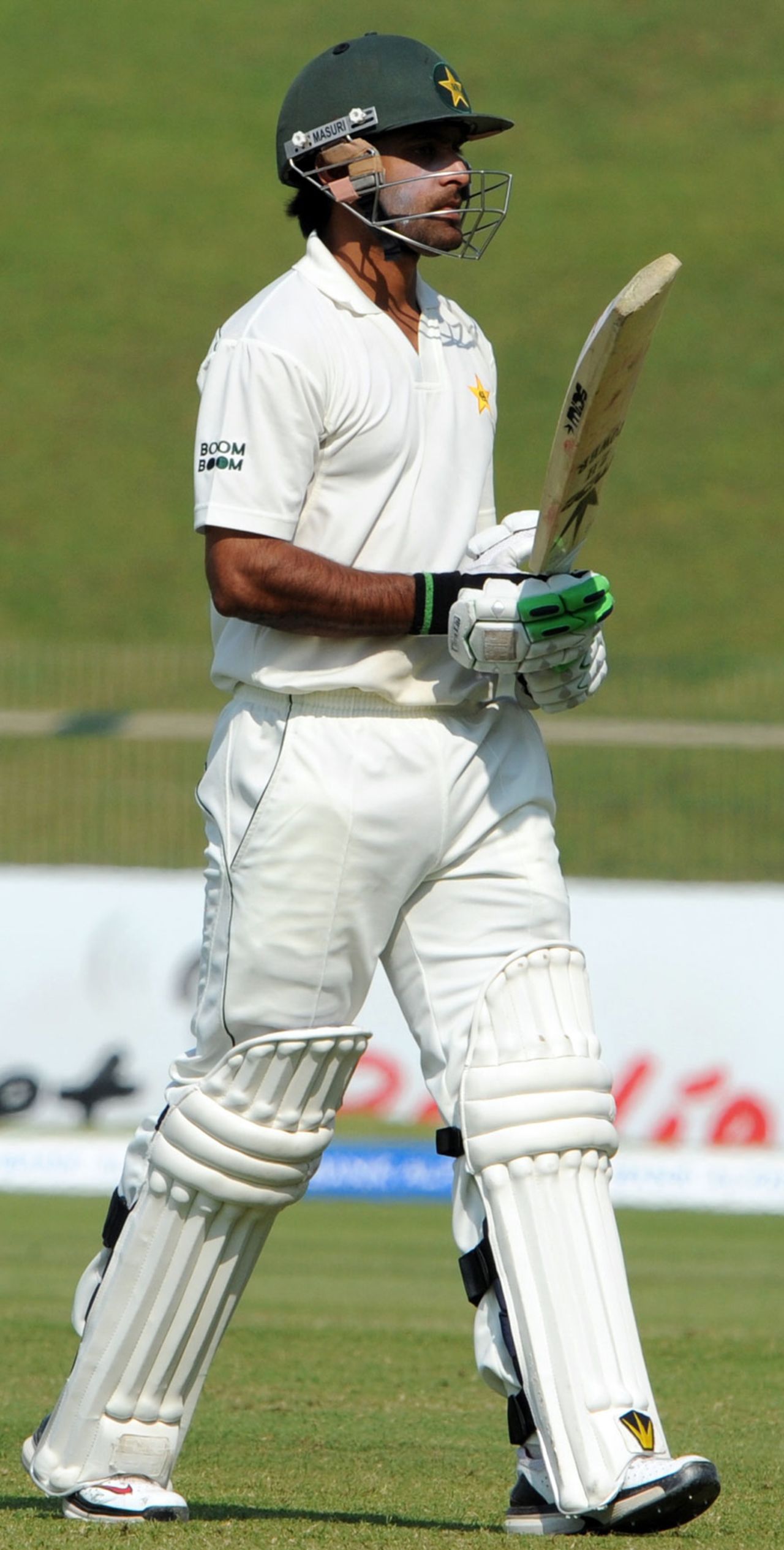 Mohammad Hafeez walks off, out for 34, Pakistan v South Africa, 2nd Test, Abu Dhabi, 5th day, November 24, 2010