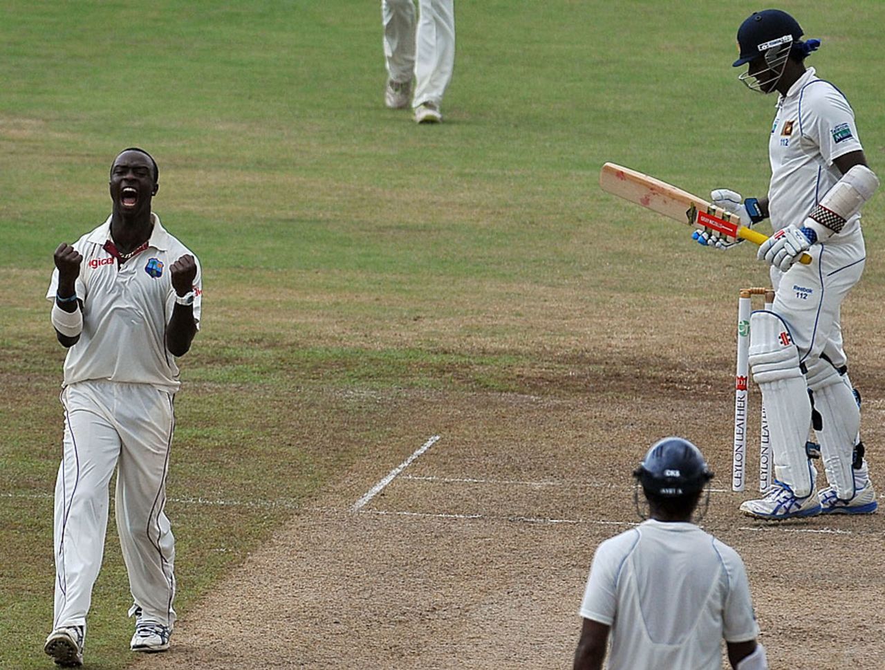 Kemar Roach gets Angelo Mathews caught behind, Sri Lanka v West Indies, 2nd Test, Premadasa Stadium, Colombo, 2nd day, November 24, 2010