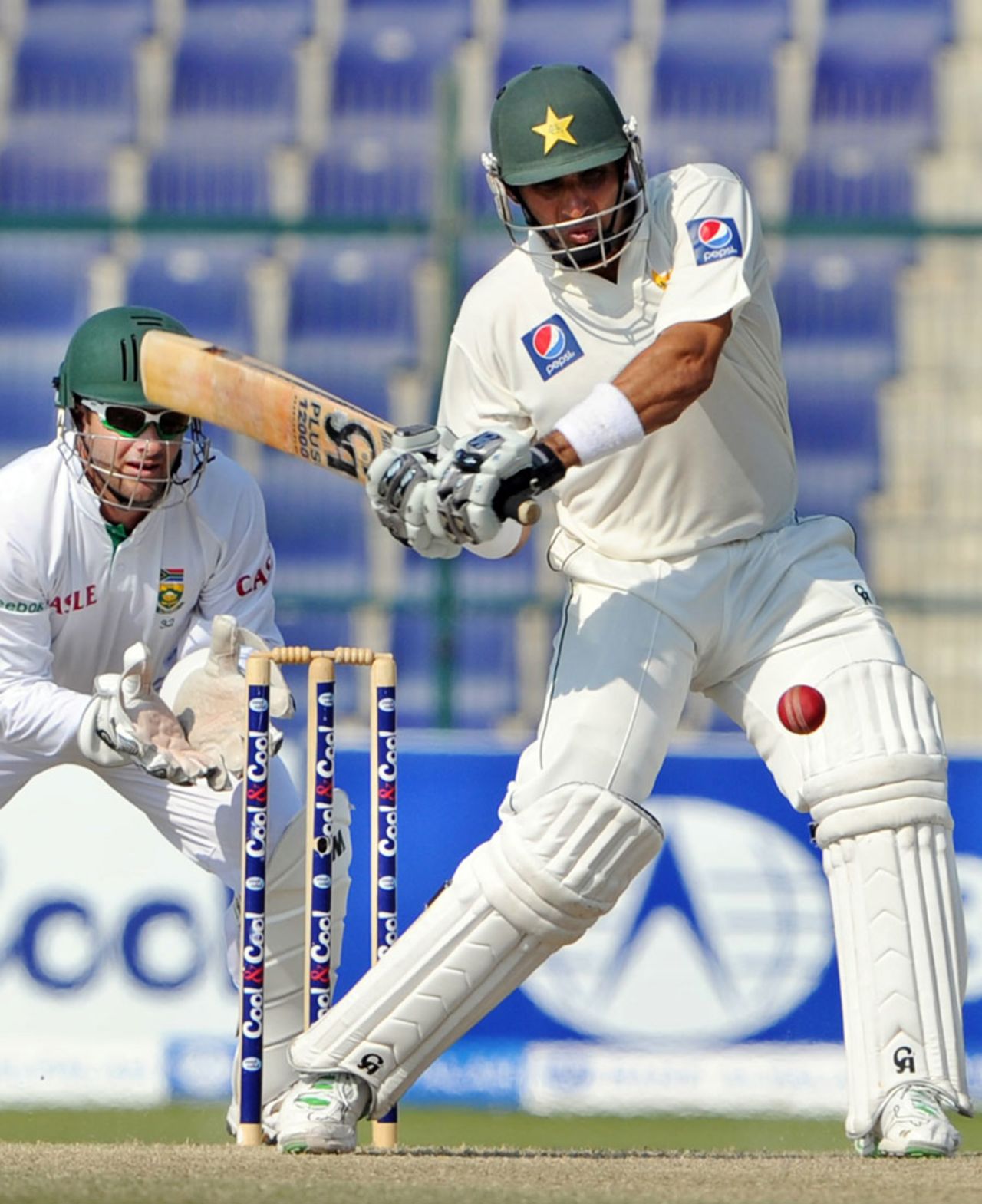 Misbah-ul-haq plays a pull shot en route to his half-century, Pakistan v South Africa, 2nd Test, Abu Dhabi, 5th day, November 24, 2010