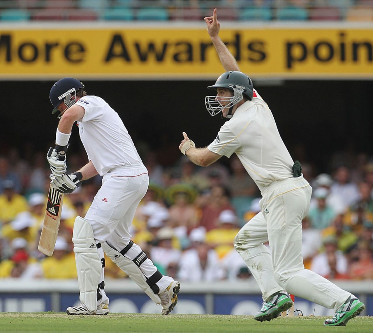 Simon Katich was convinced Ian Bell had edged behind but TV replays didn't show anything, Australia v England, 1st Test, Brisbane, 1st day, November 25, 2010