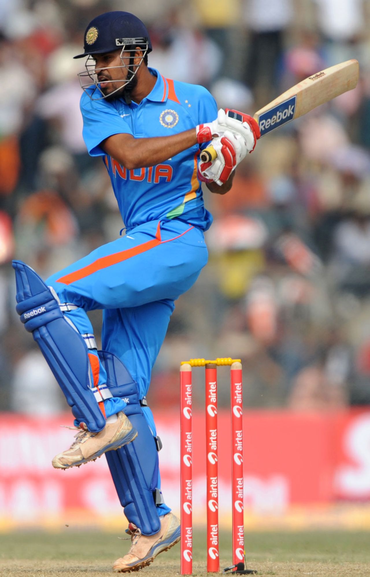 Yusuf Pathan hit three fours and a six in his 29, India v New Zealand, 1st ODI, Guwahati, November 28, 2010