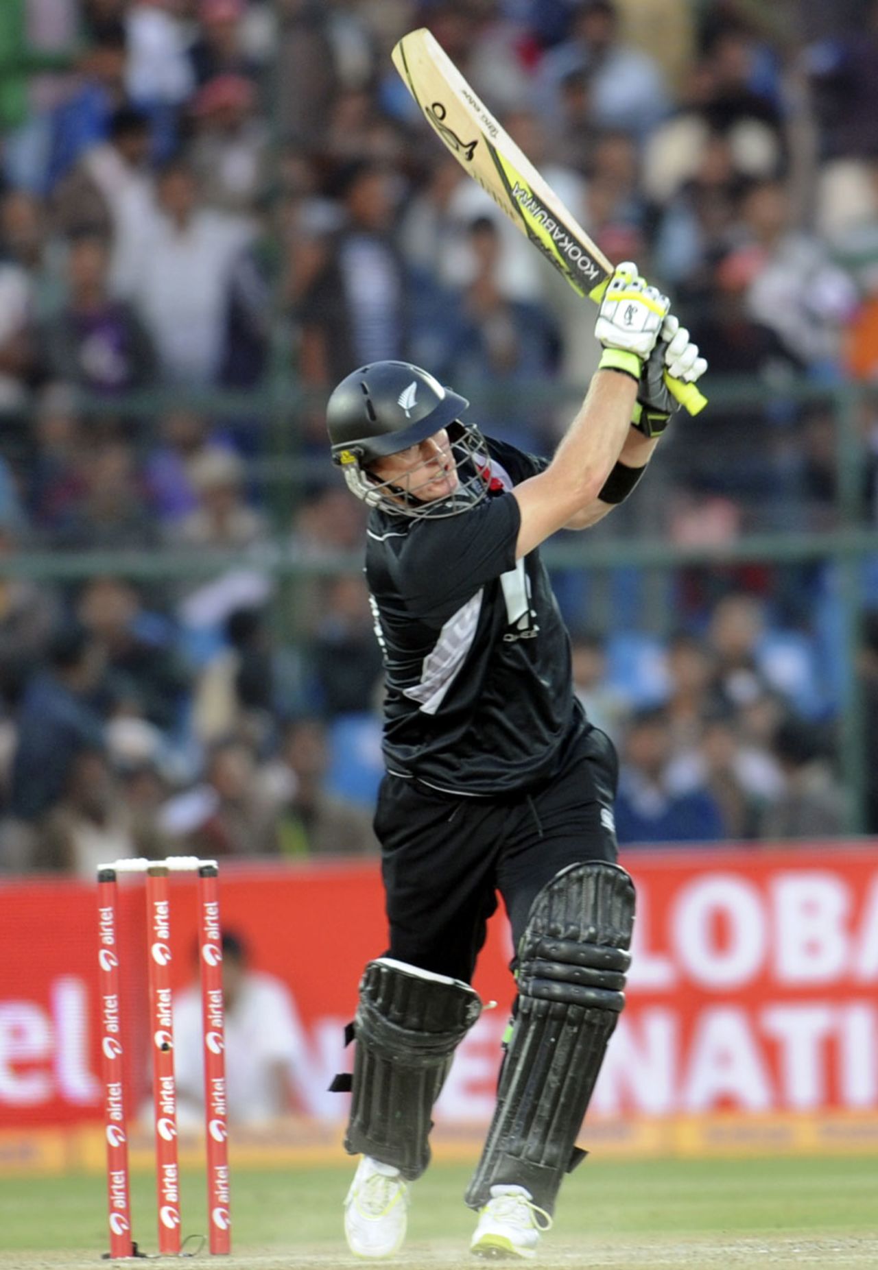 Scott Styris attempts a big shot through midwicket, India v New Zealand, 2nd ODI, Jaipur, December 1, 2010