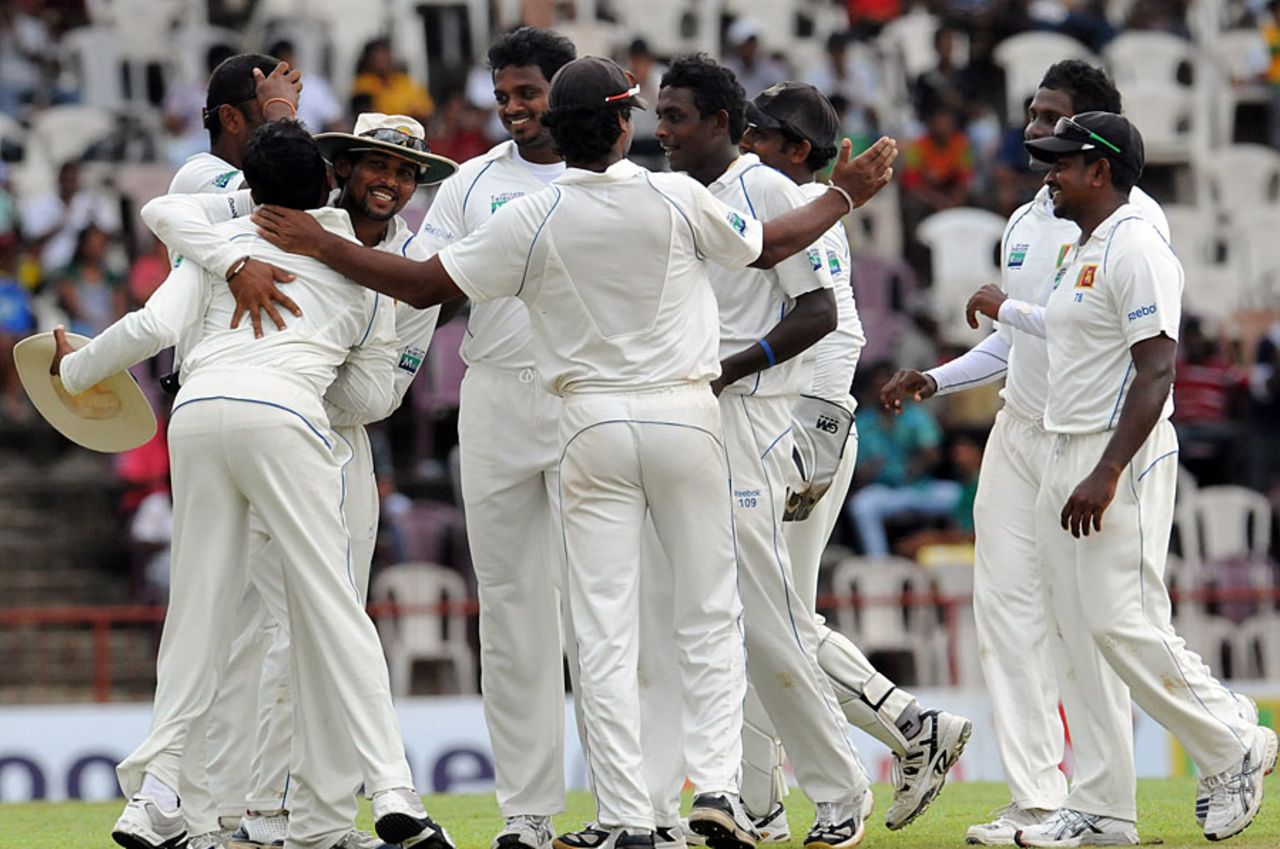 Sri Lanka celebrate after Ajantha Mendis dismissed Shivnarine Chanderpaul, Sri Lanka v West Indies, 3rd Test, Pallekele, 2nd day, December 2, 2010