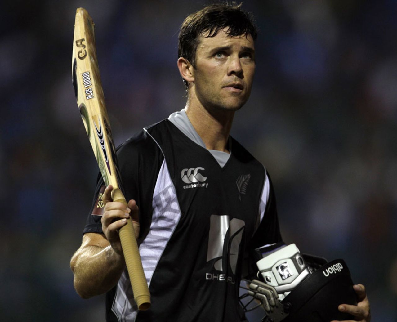 James Franklin acknowledges the crowd after finishing unbeaten on 98, India v New Zealand, 4th ODI, Bangalore, December 7, 2010