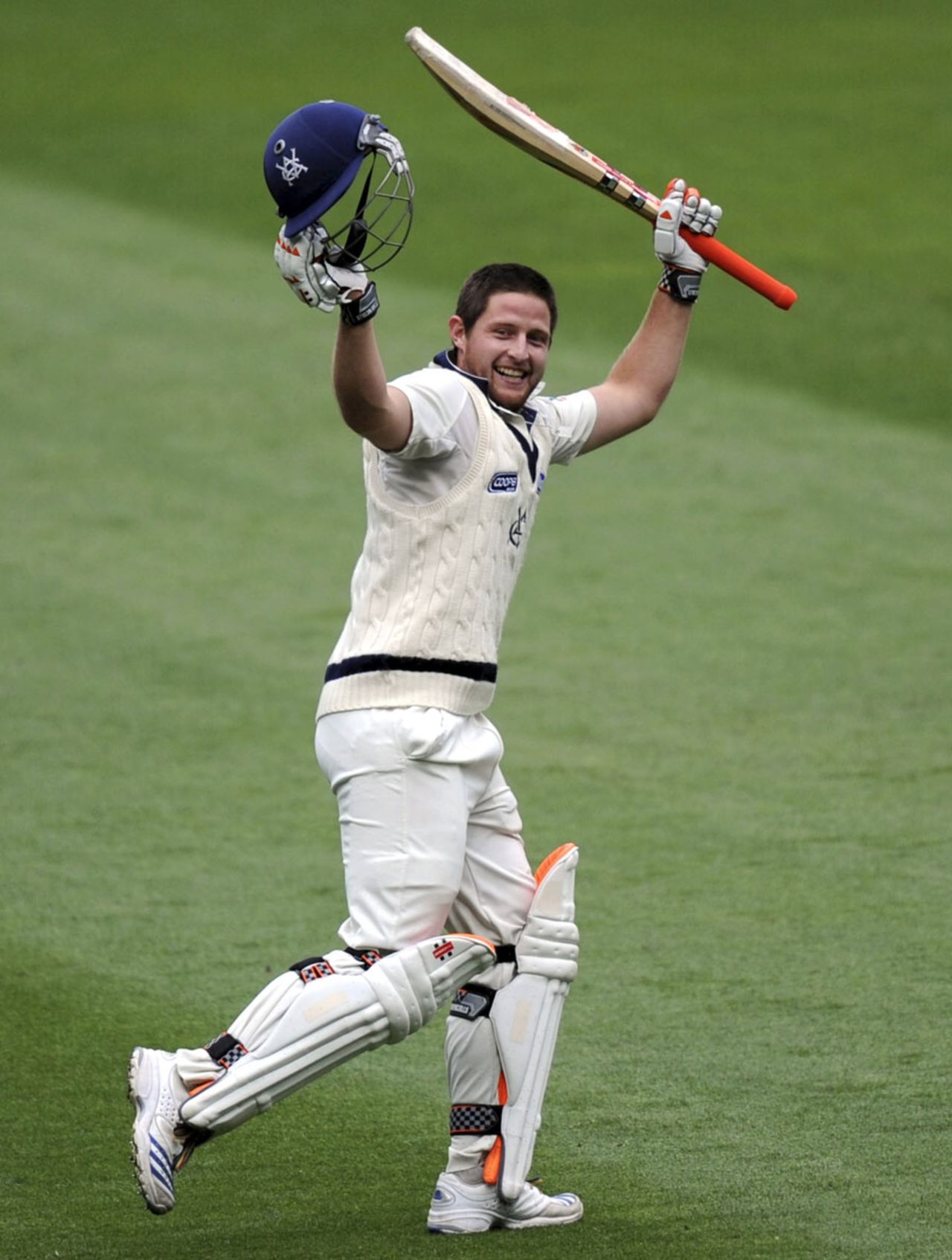 Michael Hill reaches his century, Victoria v England XI, Melbourne, 1st day, December 10, 2010