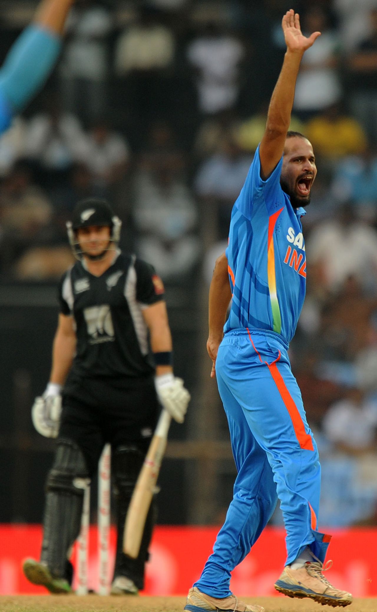 Yusuf Pathan gets his second wicket, dismissing Nathan McCullum, India v New Zealand, 5th ODI, Chennai, December 10, 2010