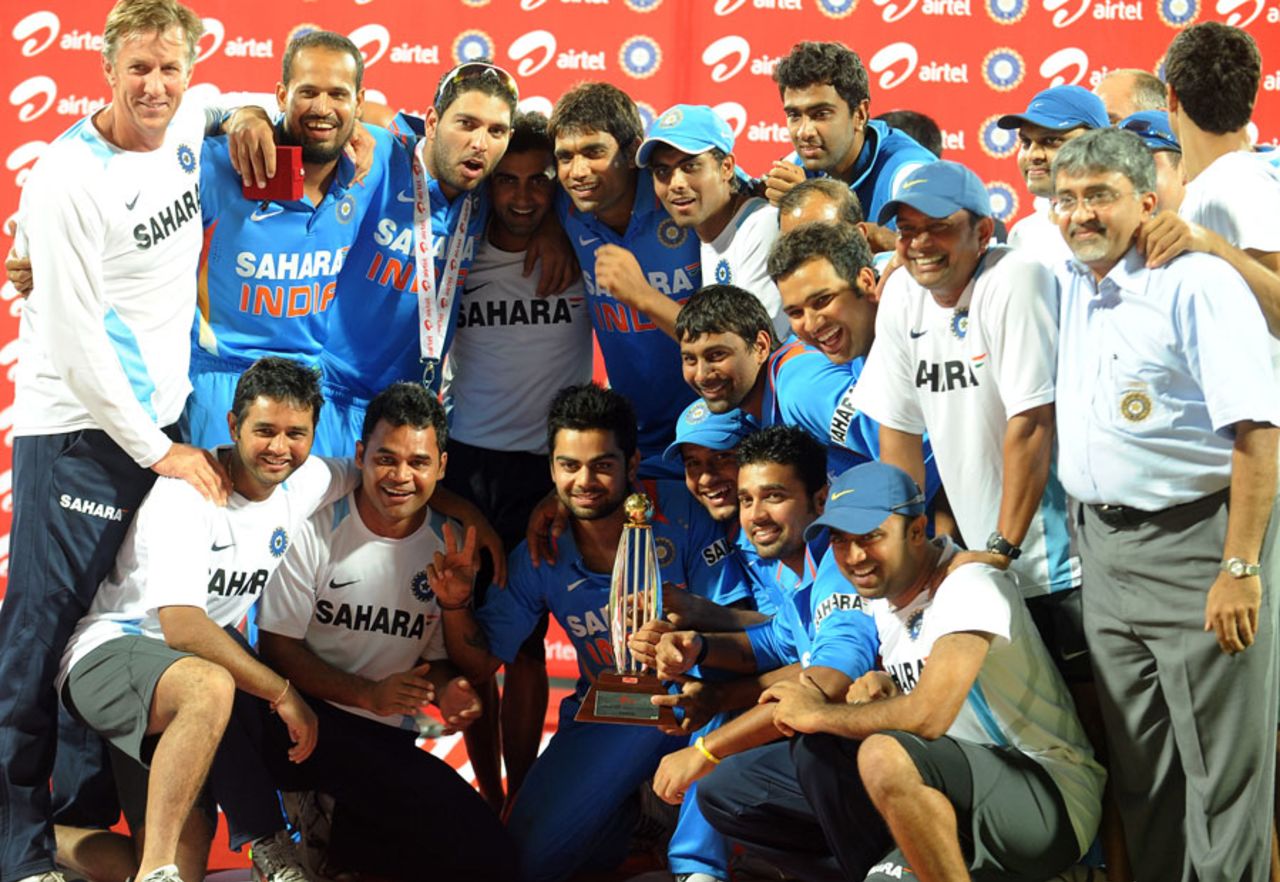 India are all smiles after making a clean sweep, India v New Zealand, 5th ODI, Chennai, December 10, 2010
